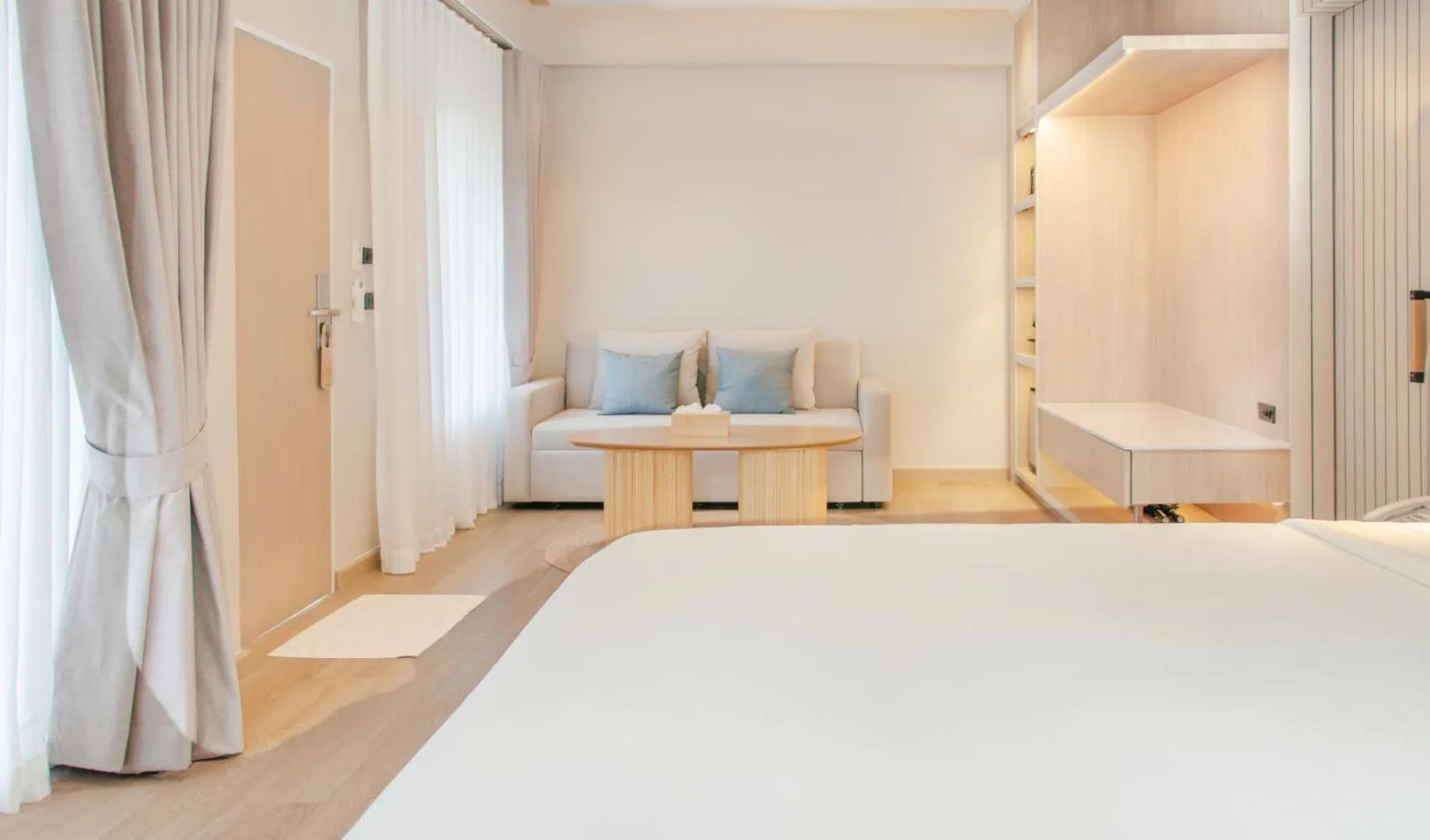 Bed in Khaolak Emerald Beach Resort and Spa