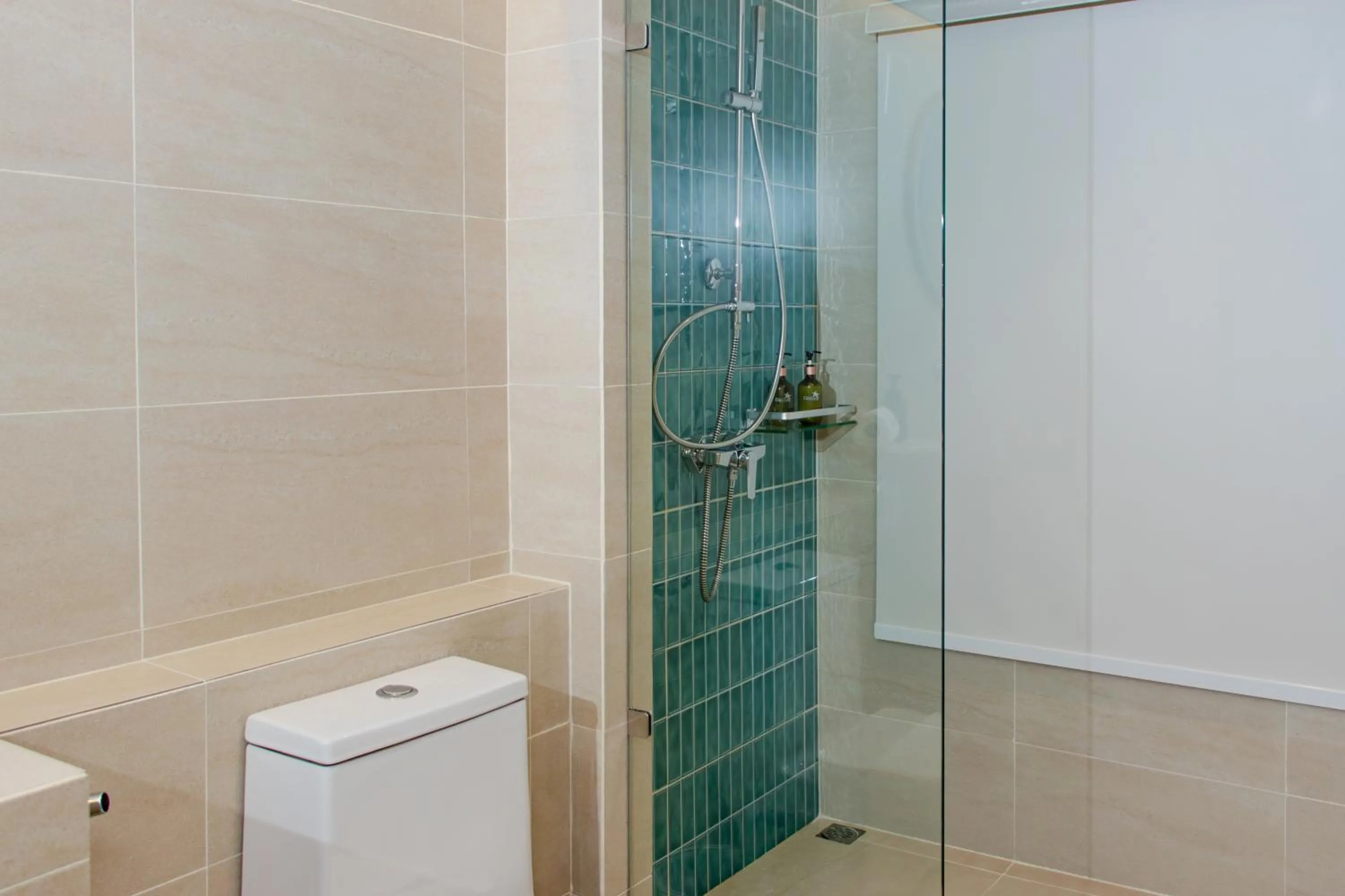 Shower in Khaolak Emerald Beach Resort and Spa