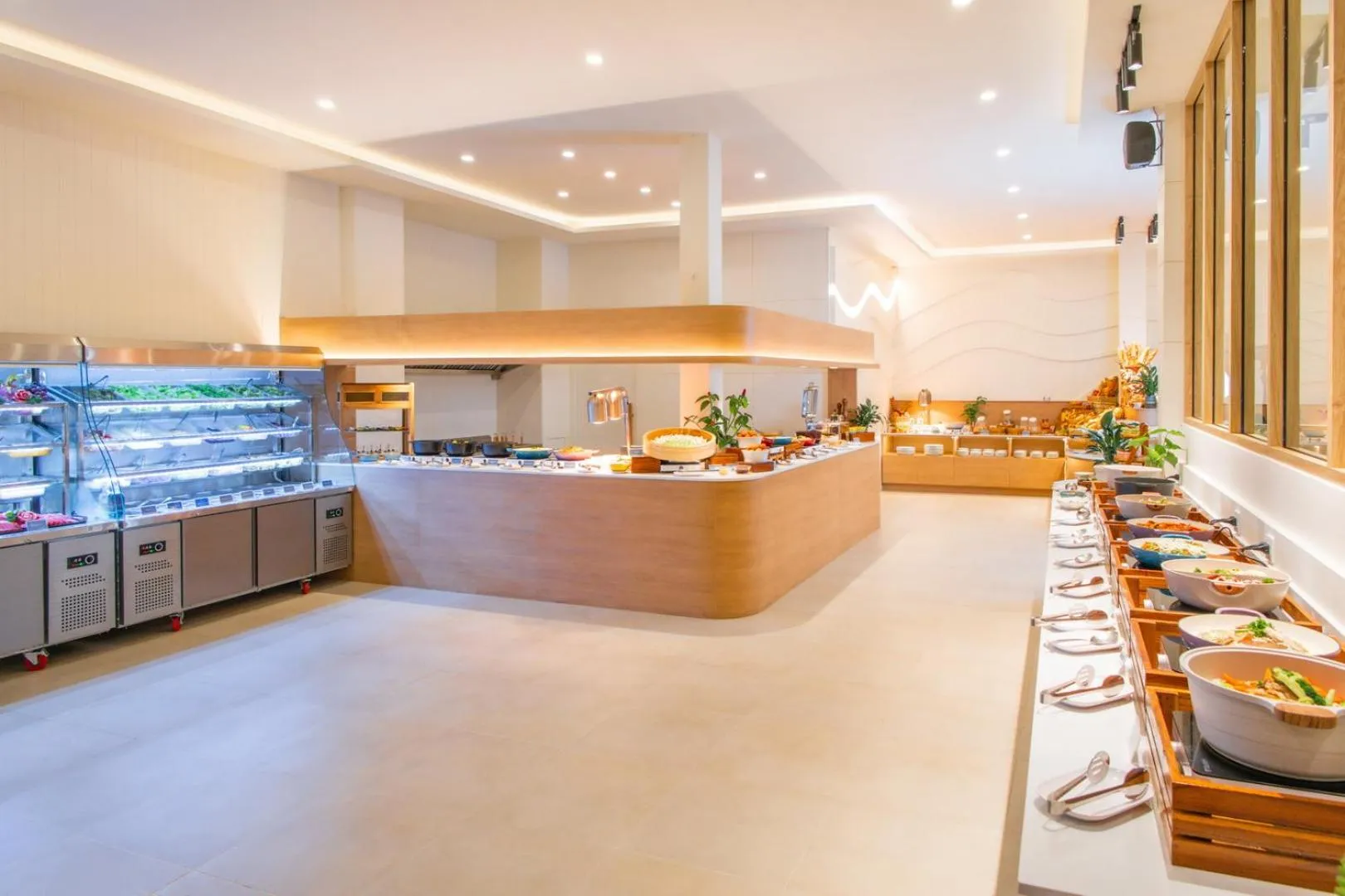 Restaurant/places to eat in Khaolak Emerald Beach Resort and Spa