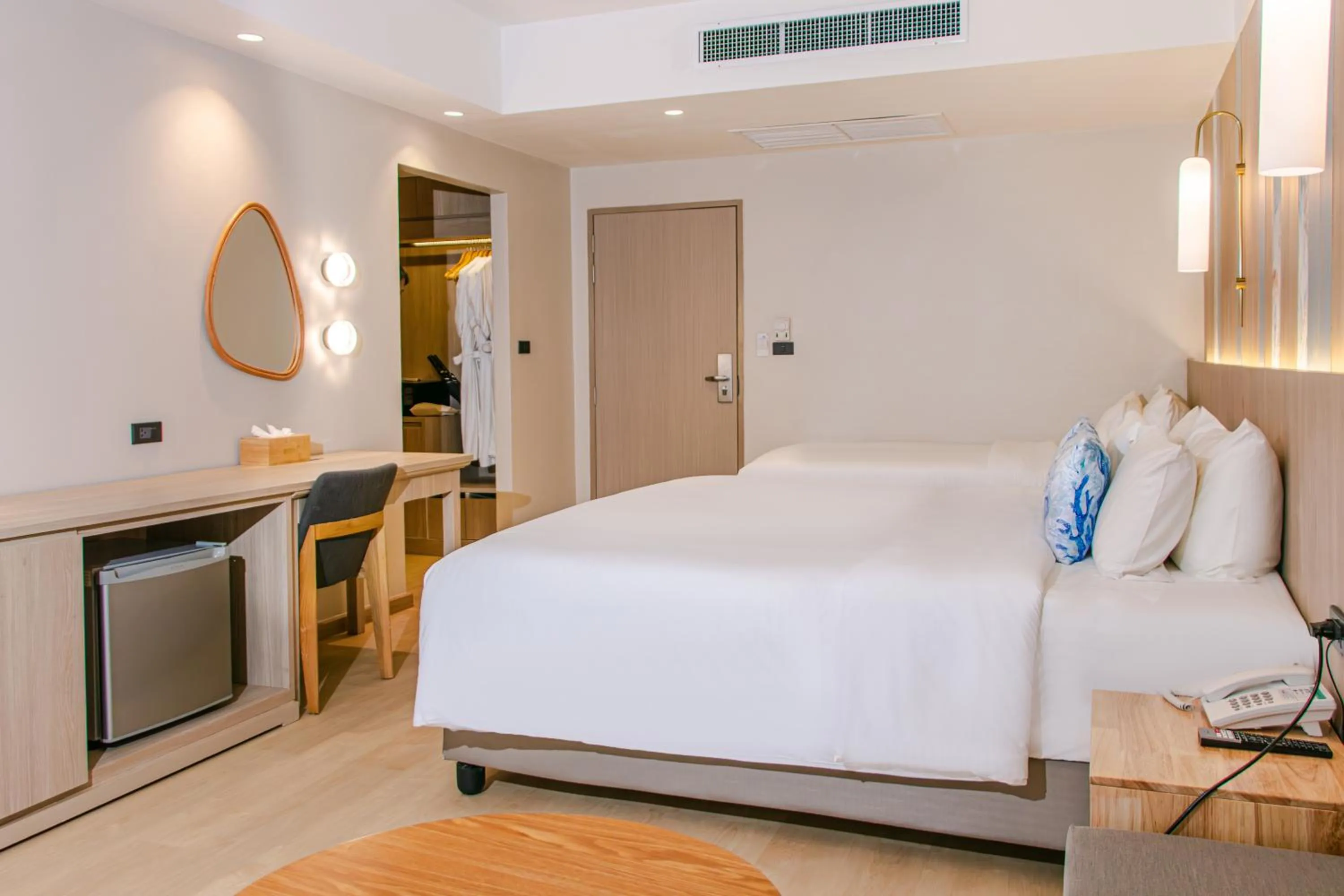 Bed in Khaolak Emerald Beach Resort and Spa