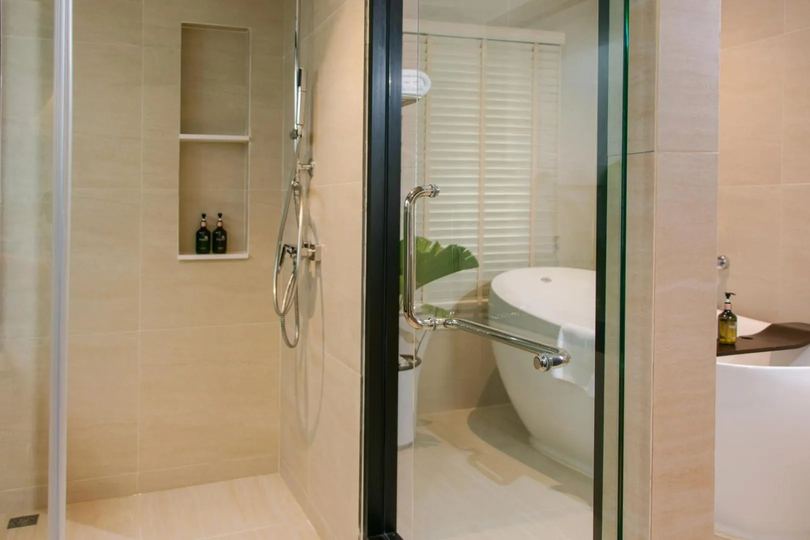 Bathroom in Khaolak Emerald Beach Resort and Spa