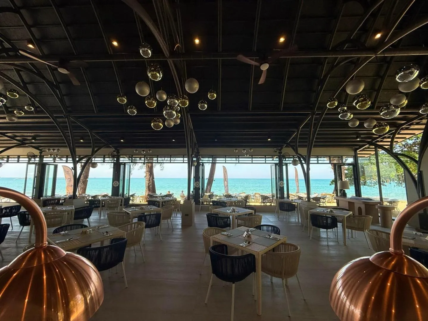 Restaurant/places to eat in Khaolak Emerald Beach Resort and Spa