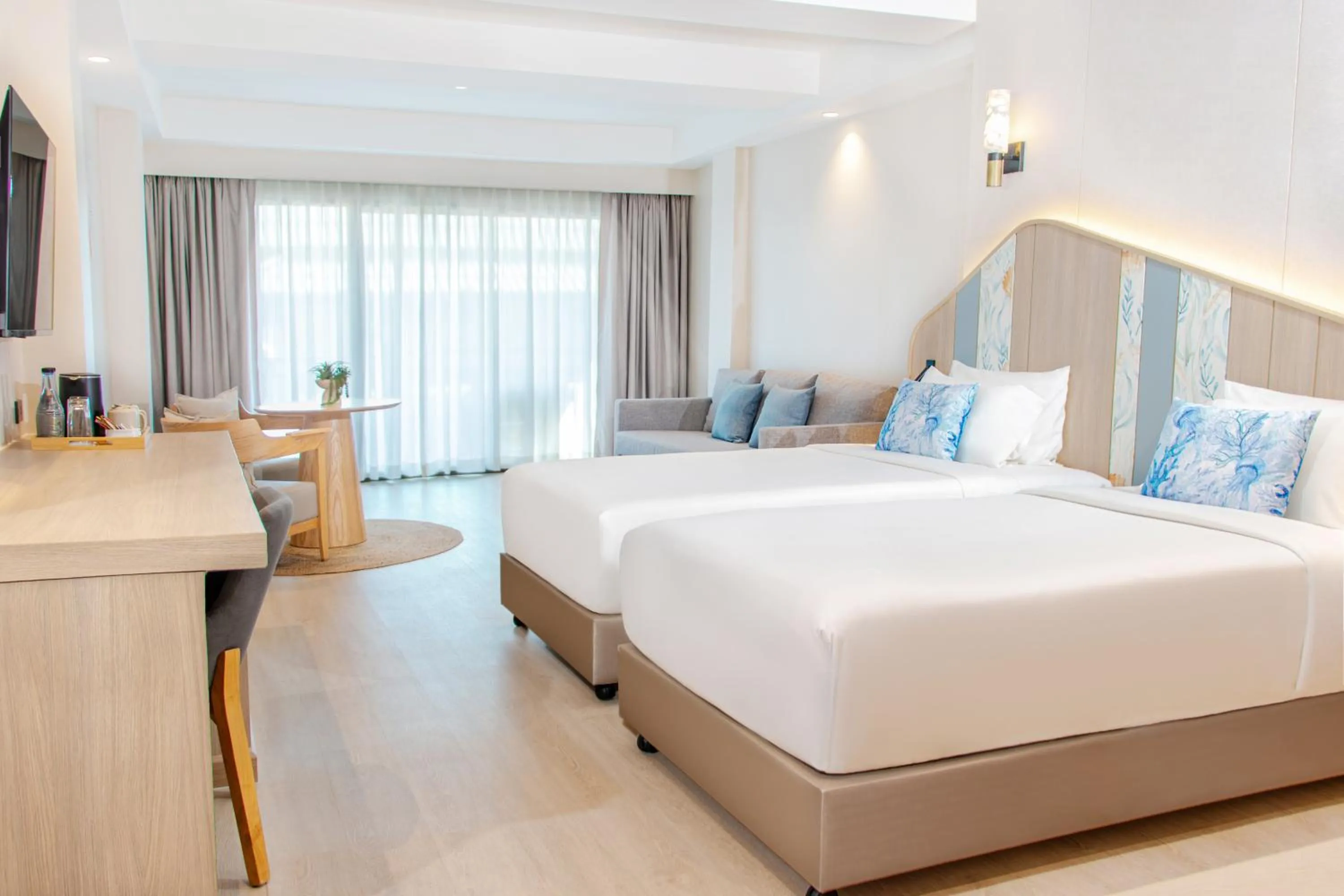 Bed in Khaolak Emerald Beach Resort and Spa