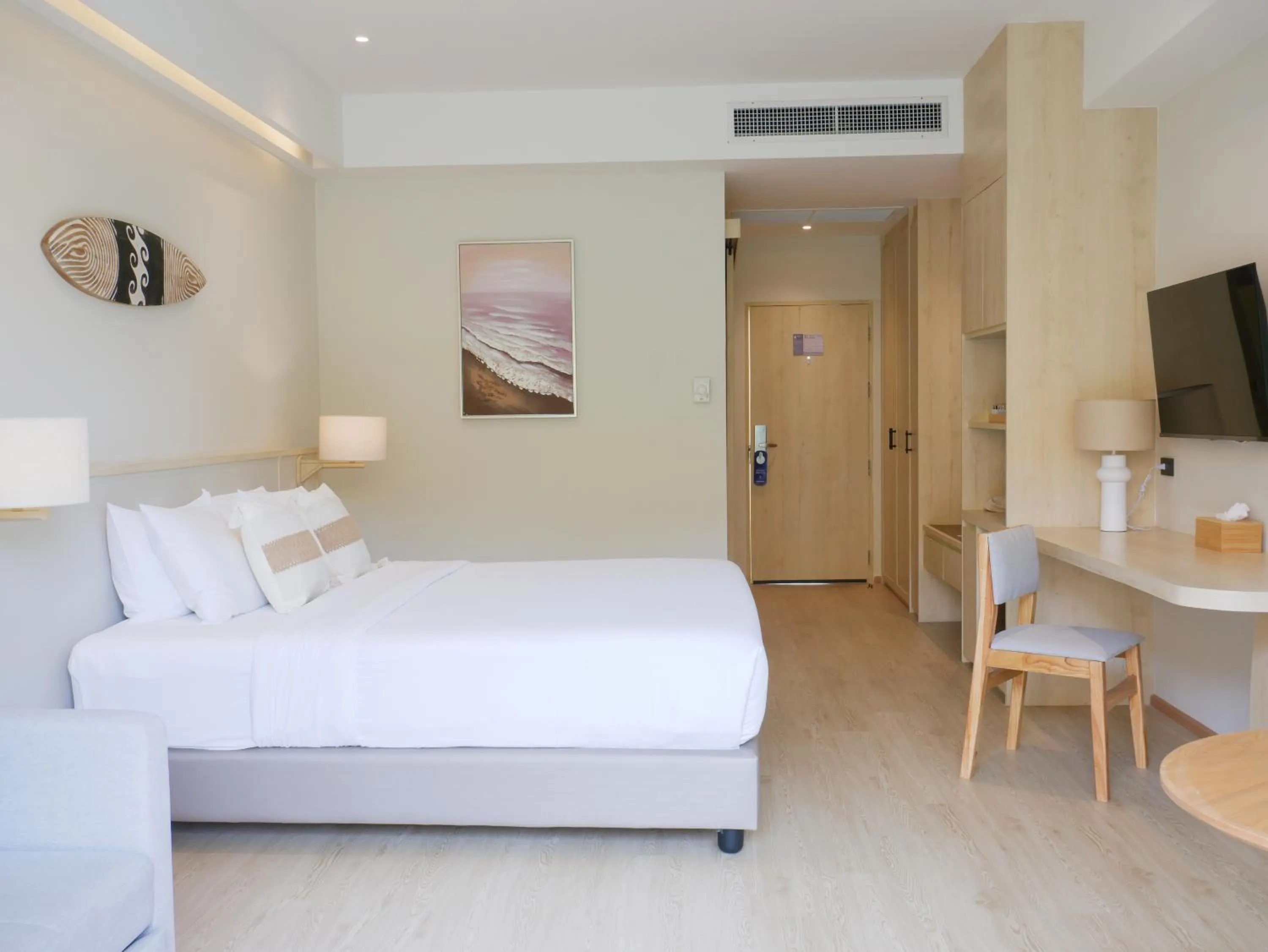 Bed in Khaolak Emerald Beach Resort and Spa