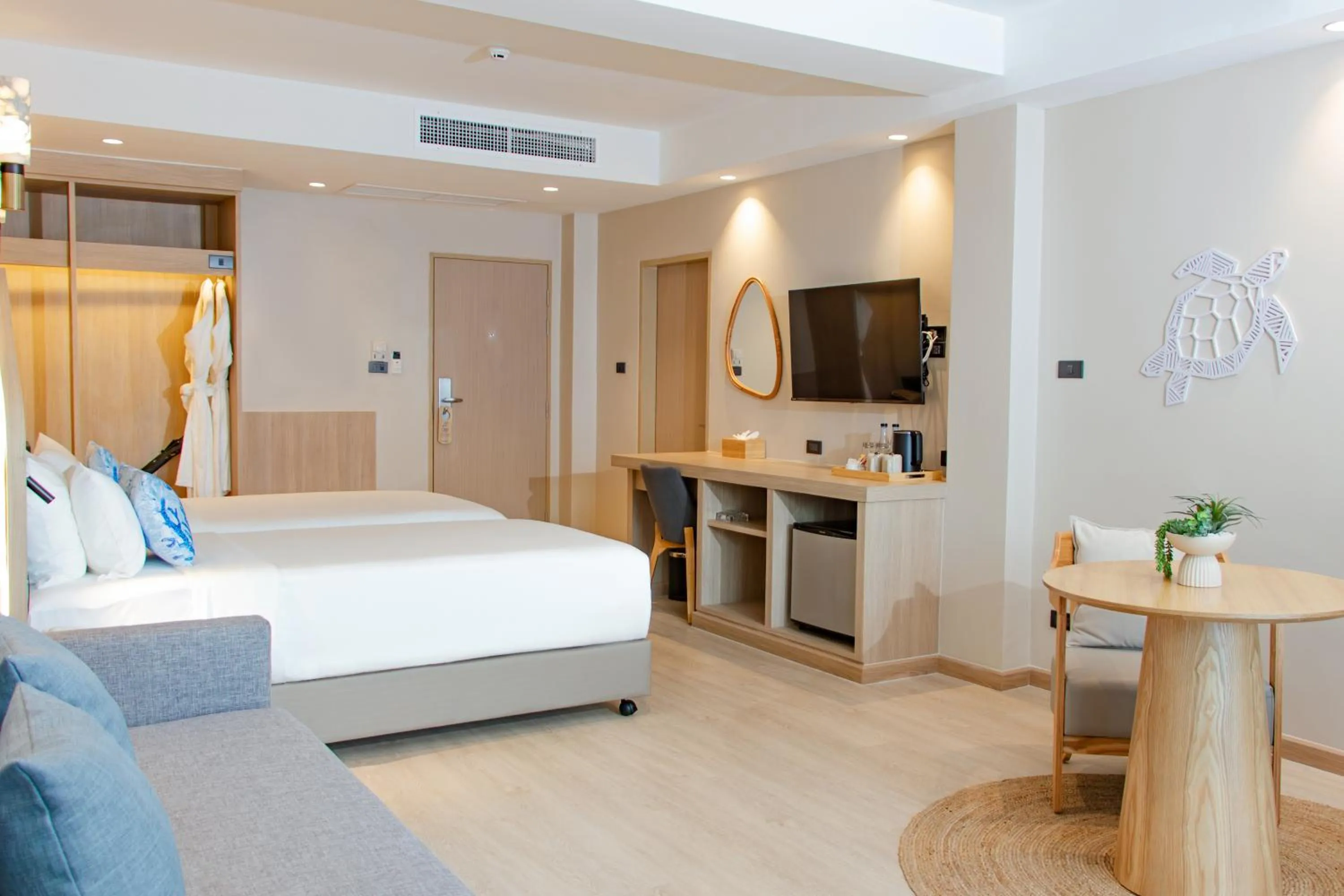 Bed in Khaolak Emerald Beach Resort and Spa