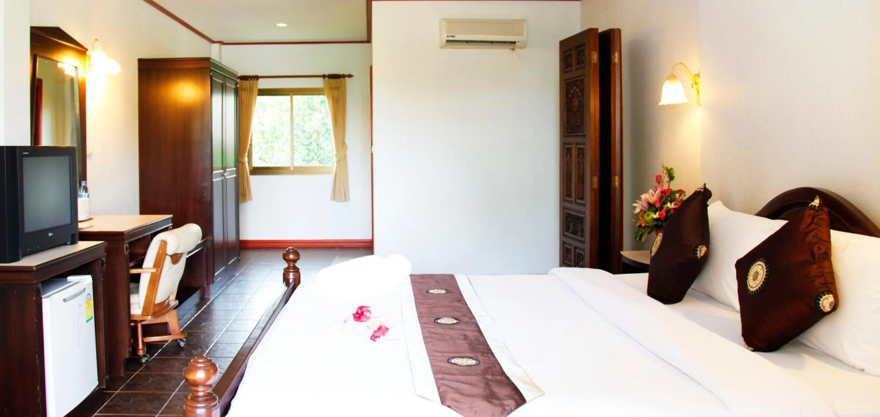 Bedroom, Bed in Lamai Inn 99 Bungalows