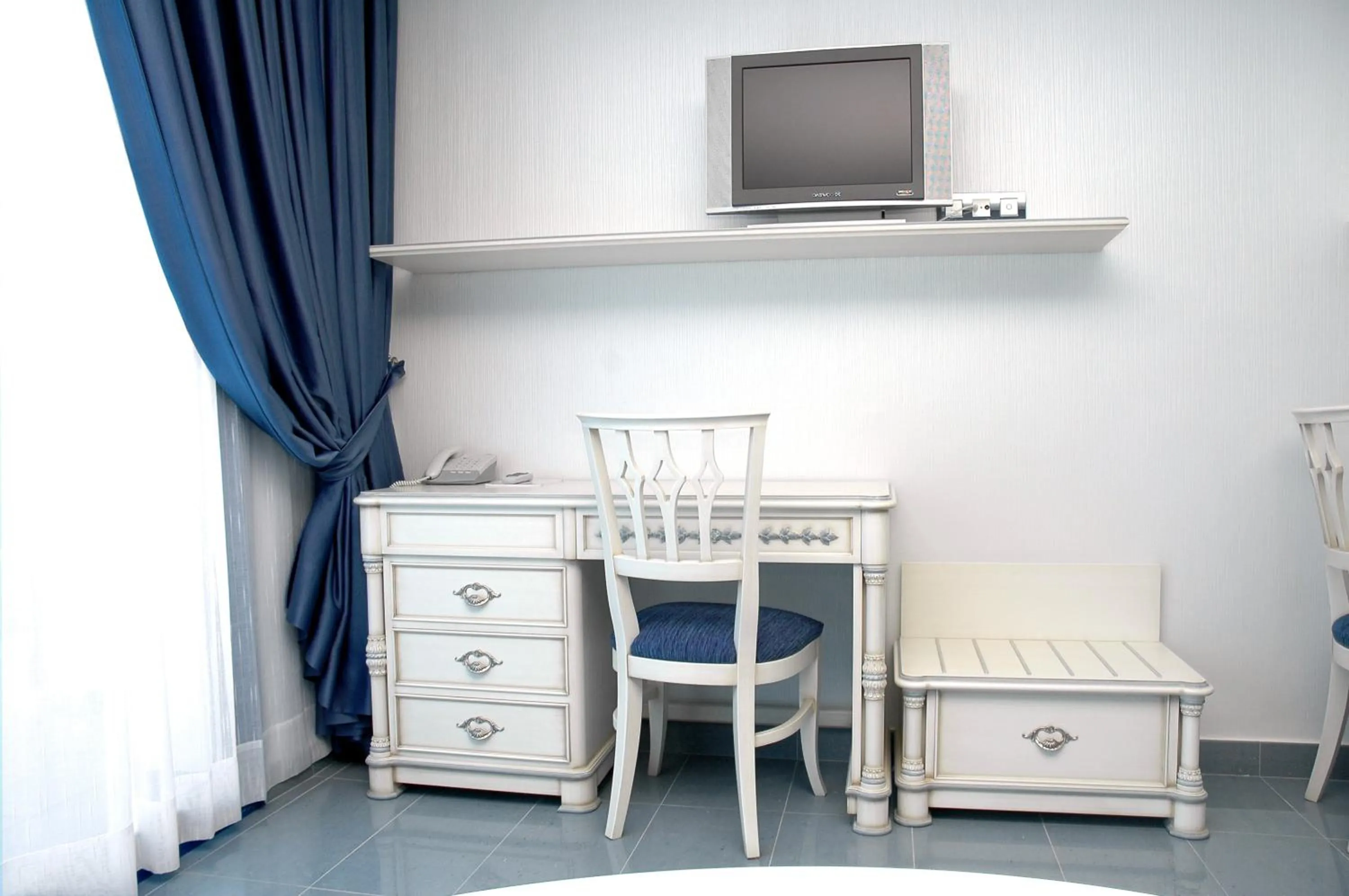 TV and multimedia in Masd Mediterraneo Hotel Apartamentos Spa