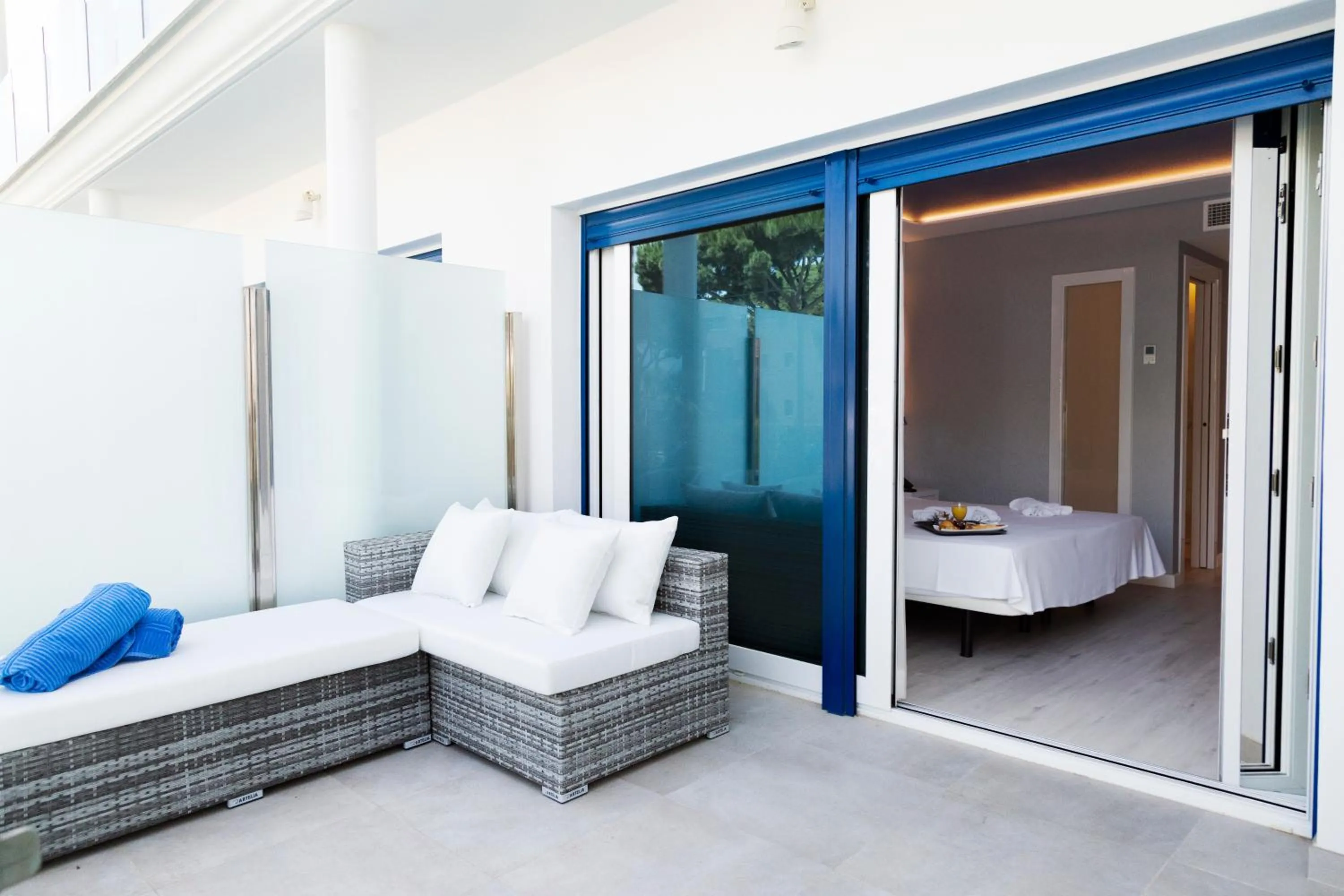 Balcony/Terrace, Bed in Masd Mediterraneo Hotel Apartamentos Spa