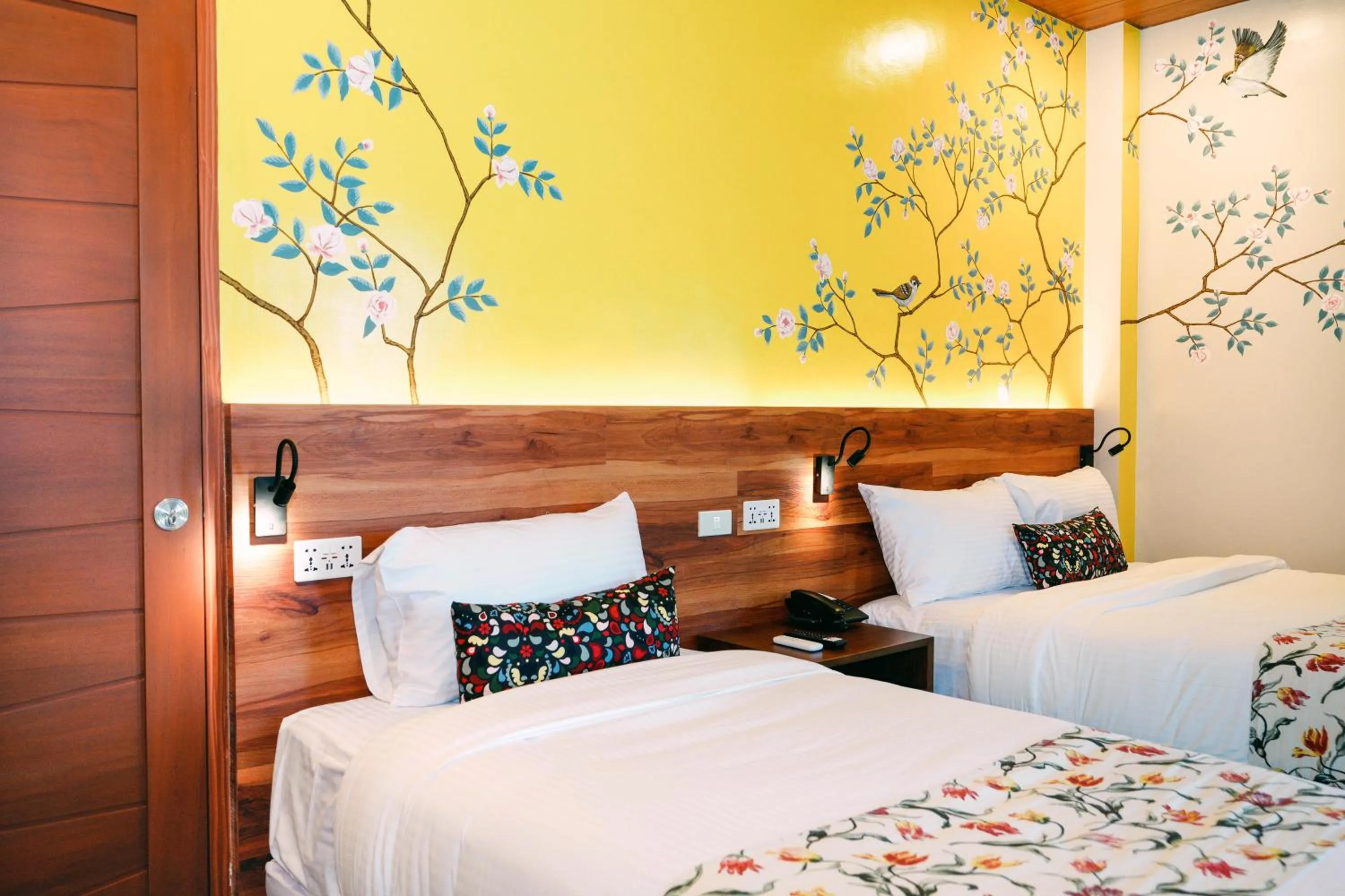 Bed in Hotel Kimberly Tagaytay