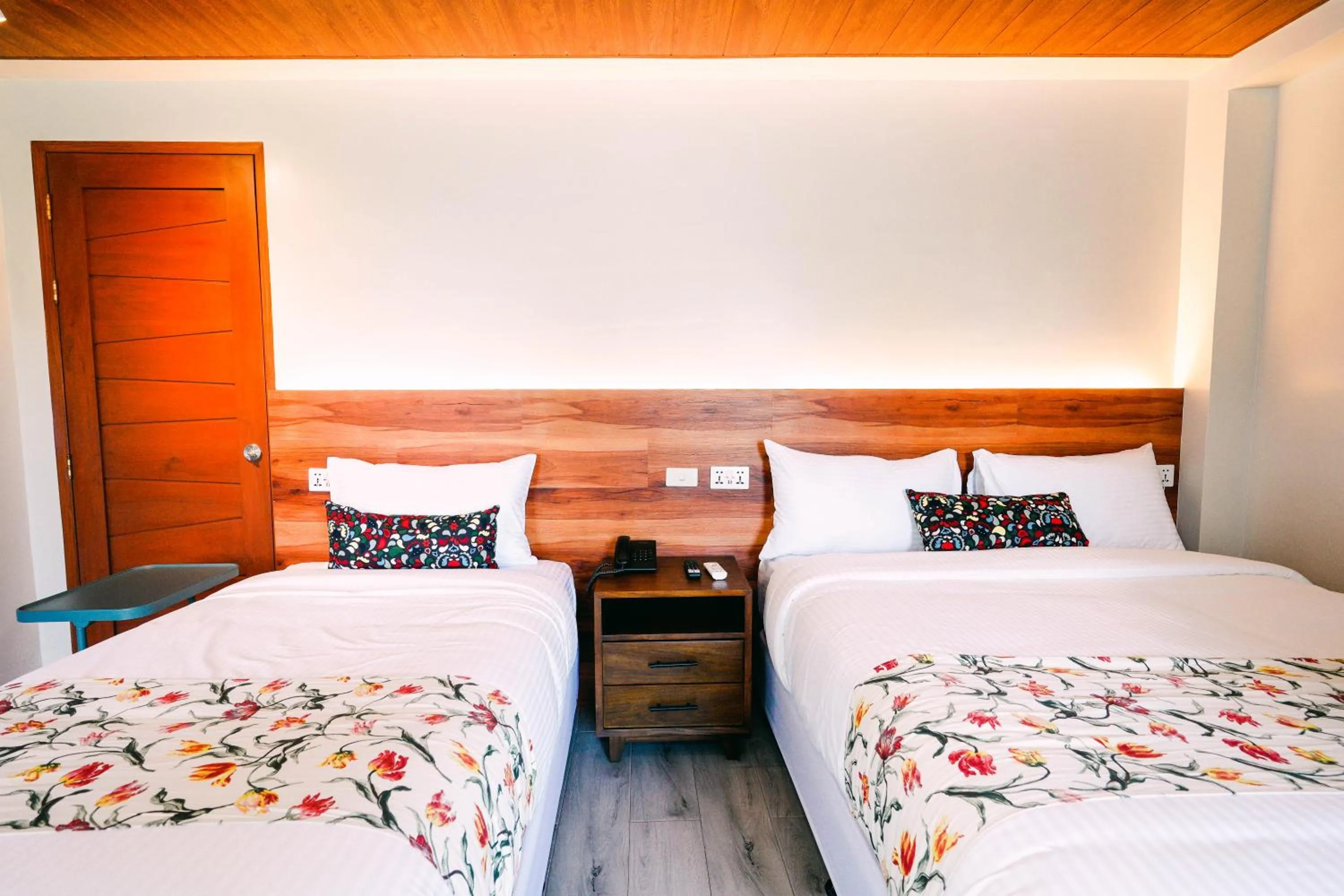 Bed in Hotel Kimberly Tagaytay