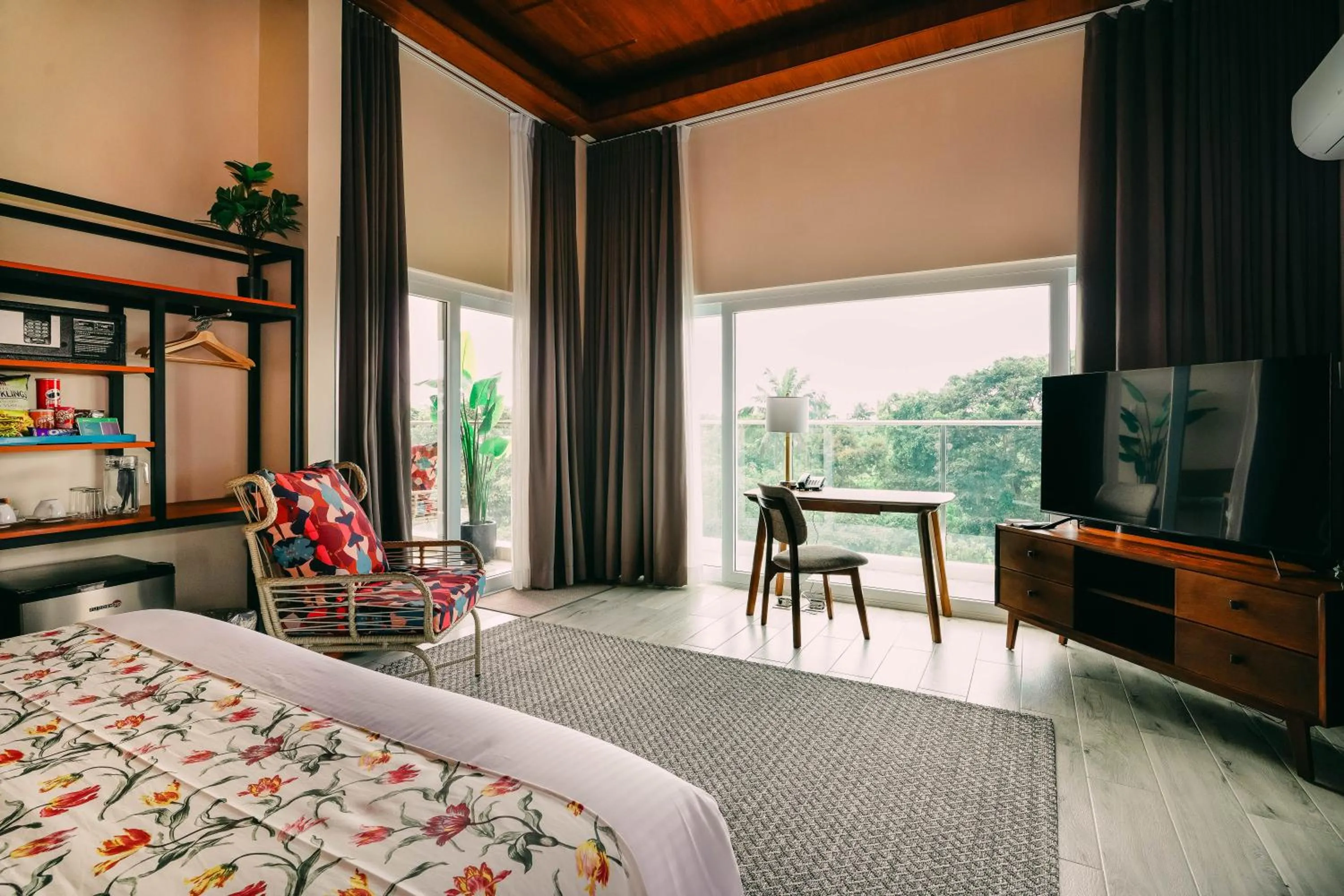 Bed in Hotel Kimberly Tagaytay