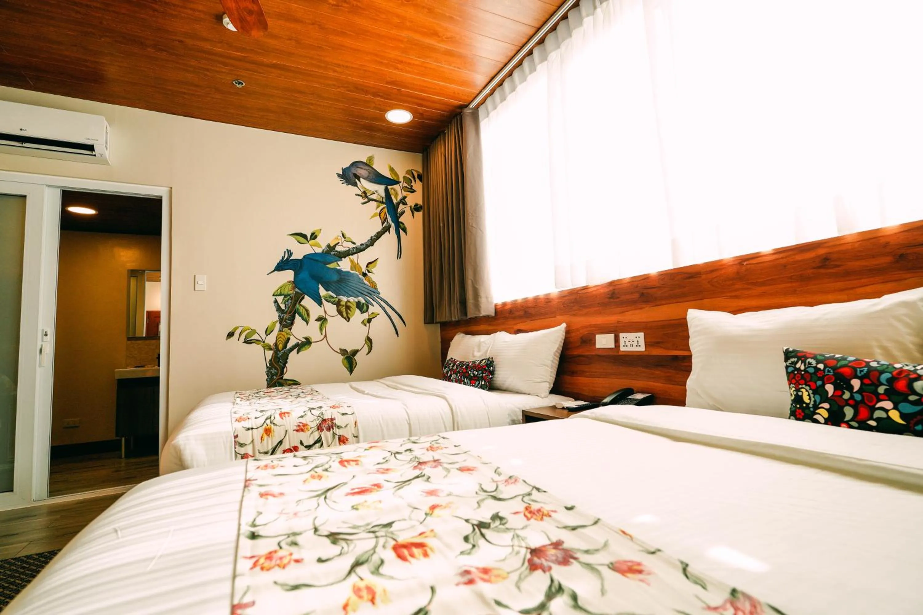 Bed in Hotel Kimberly Tagaytay