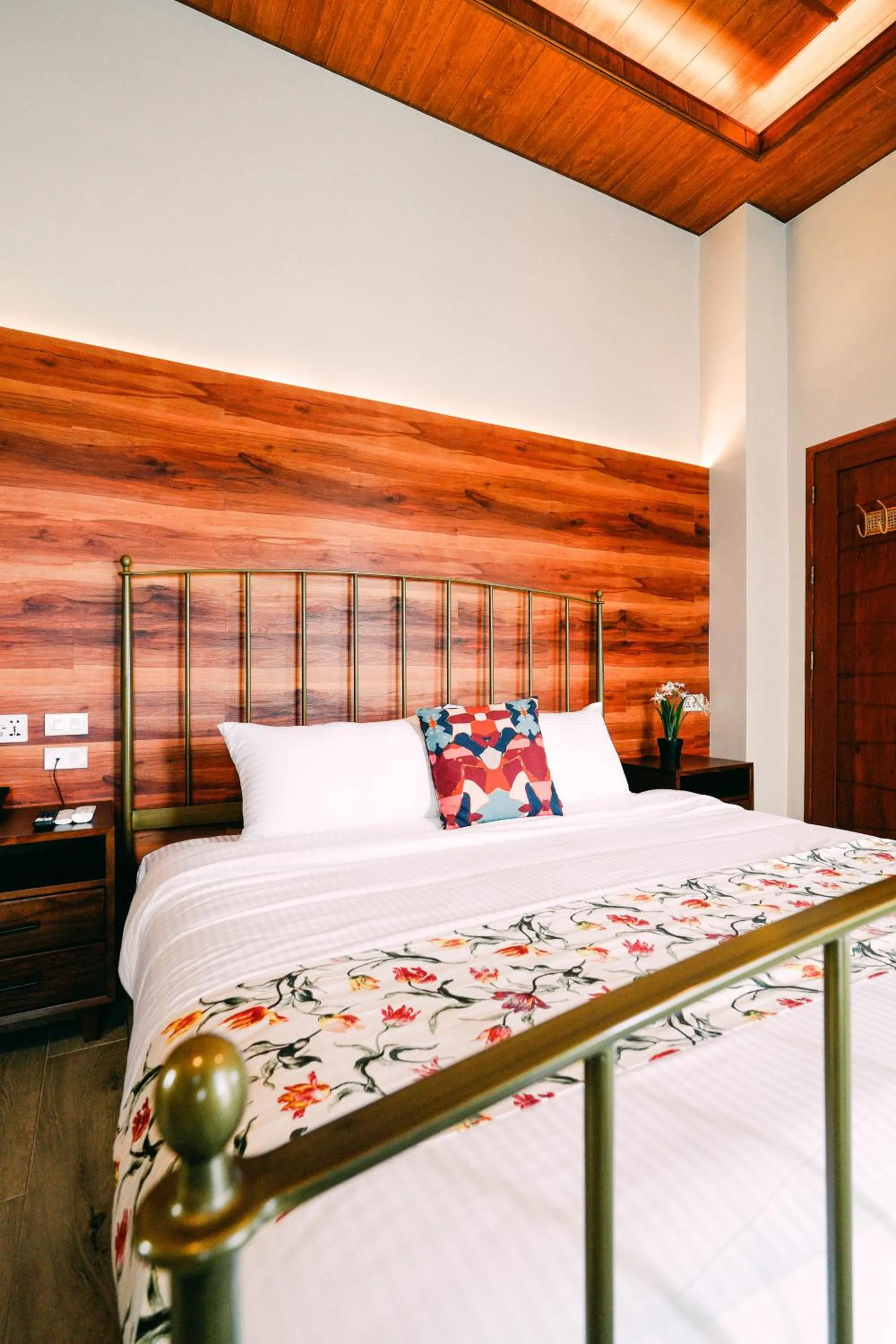 Bed in Hotel Kimberly Tagaytay