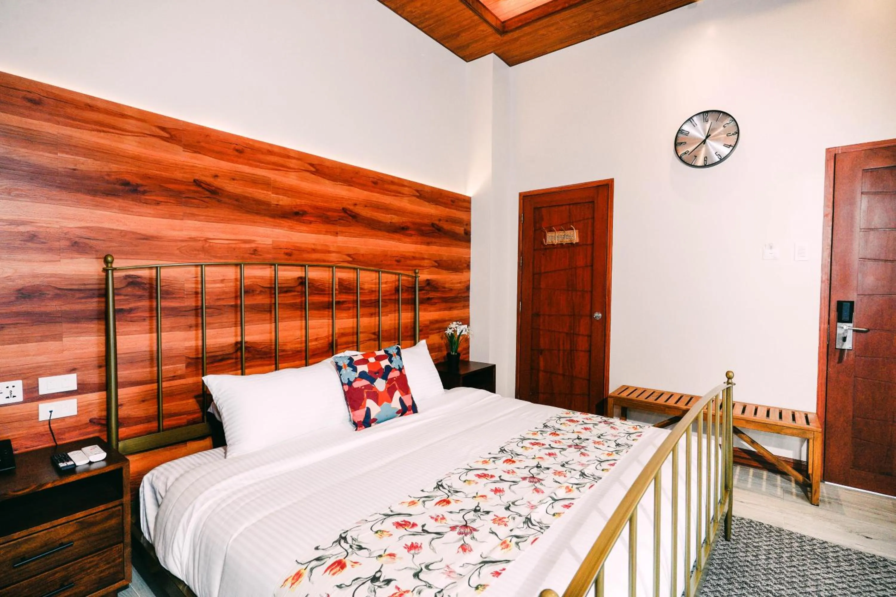 Bed in Hotel Kimberly Tagaytay