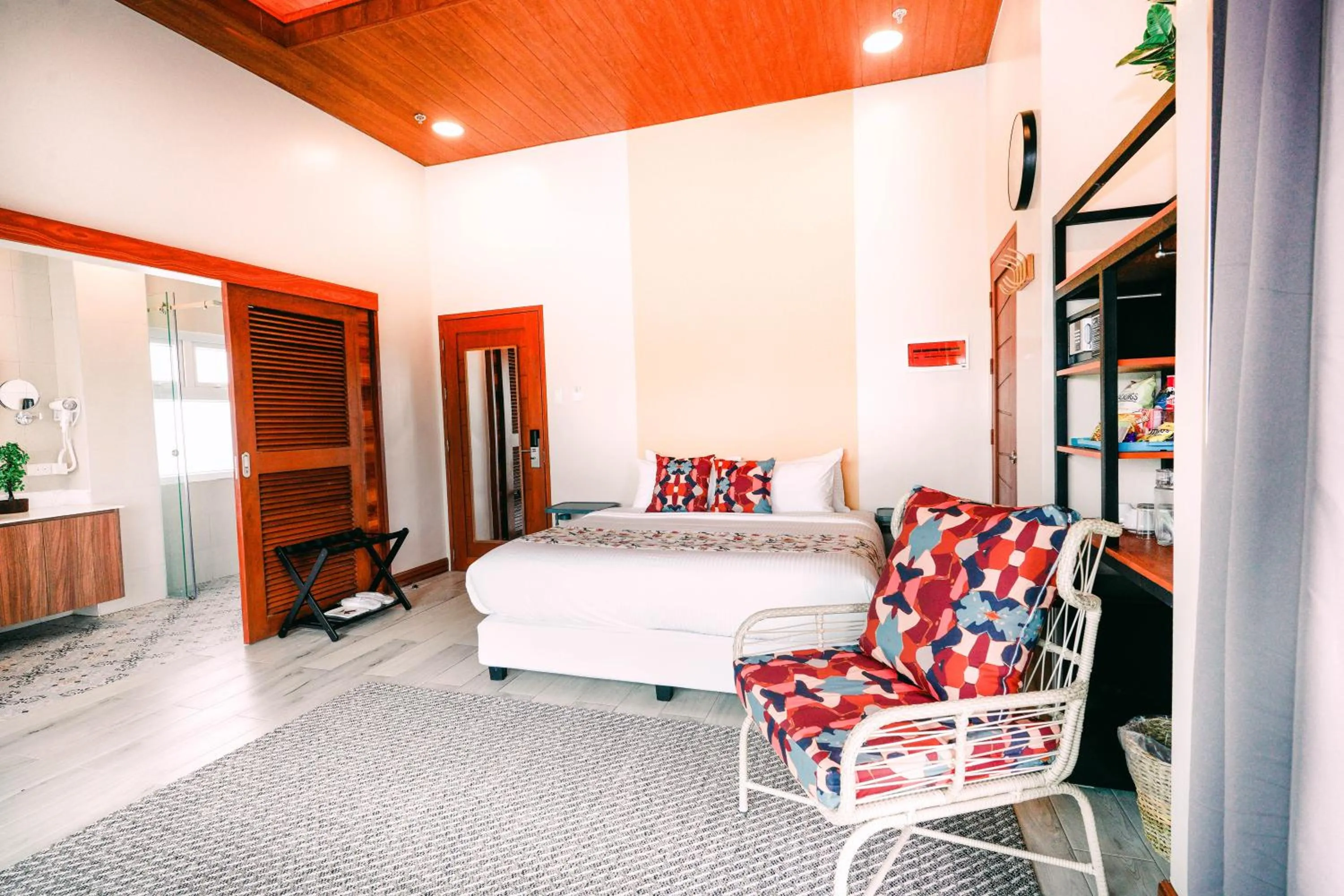 Bed in Hotel Kimberly Tagaytay