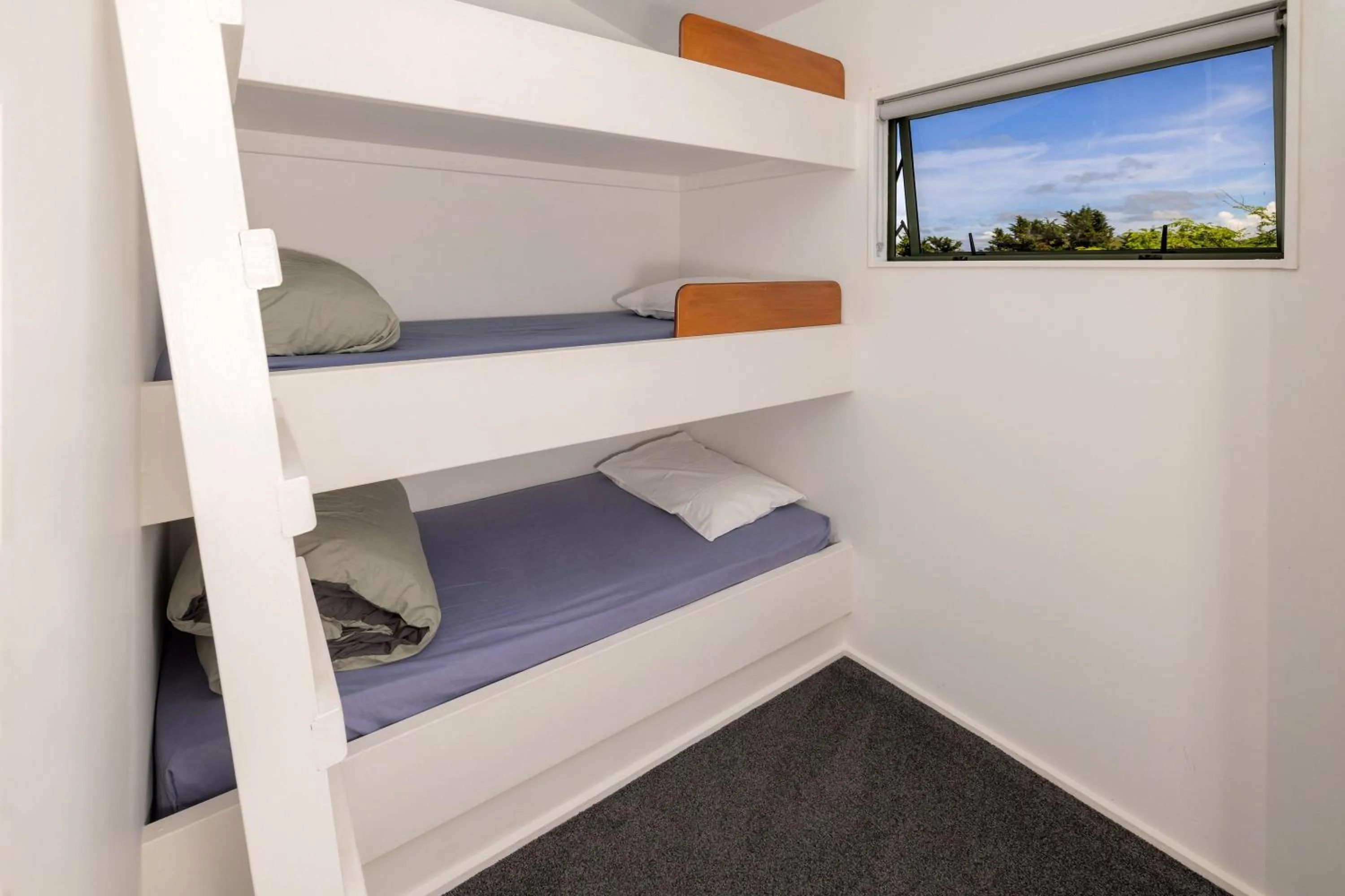 Bed in Napier Beach TOP 10 Holiday Park & Motels