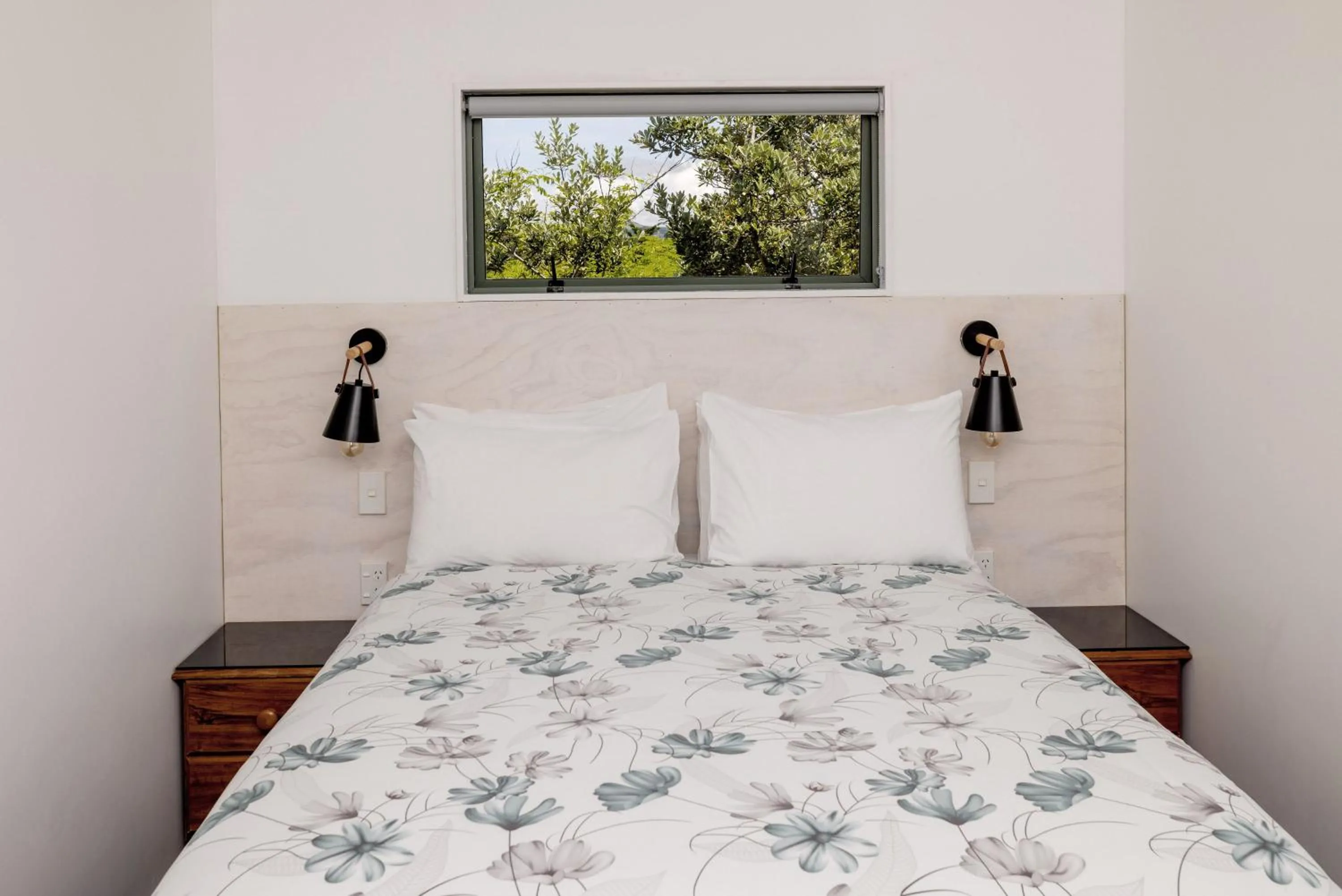 Bed in Napier Beach TOP 10 Holiday Park & Motels