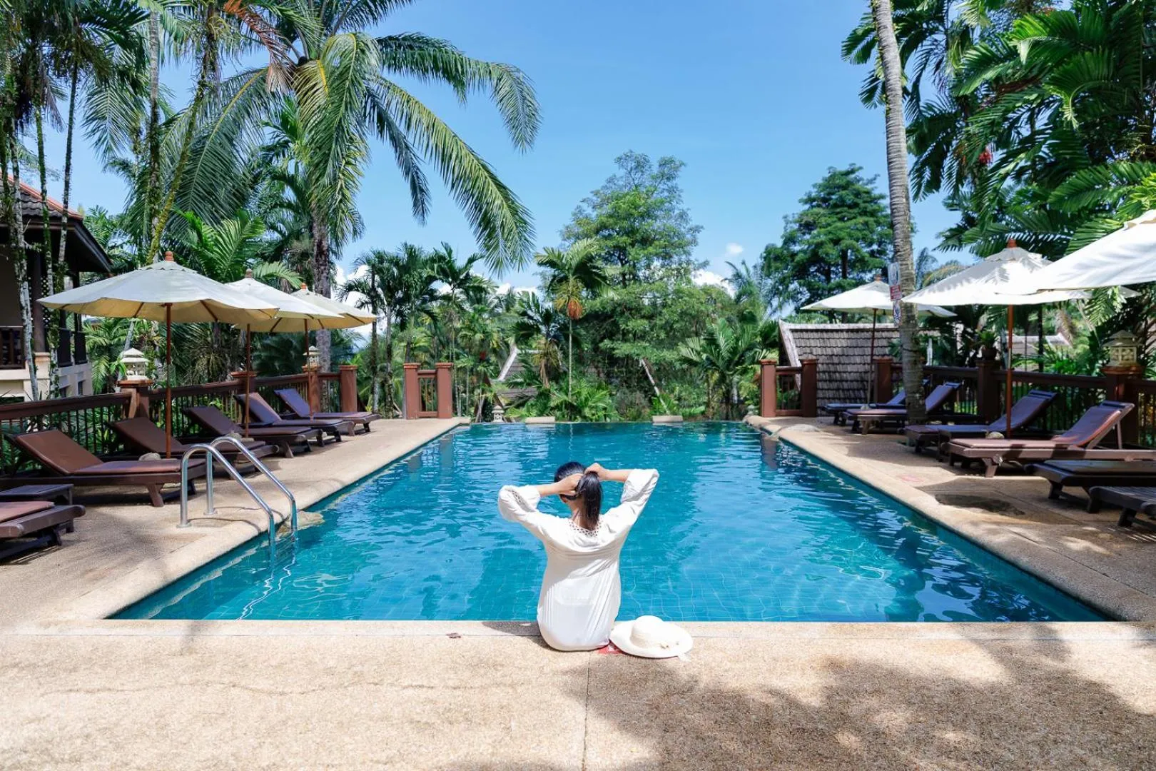 Swimming pool in Khaolak Palm Beach Resort