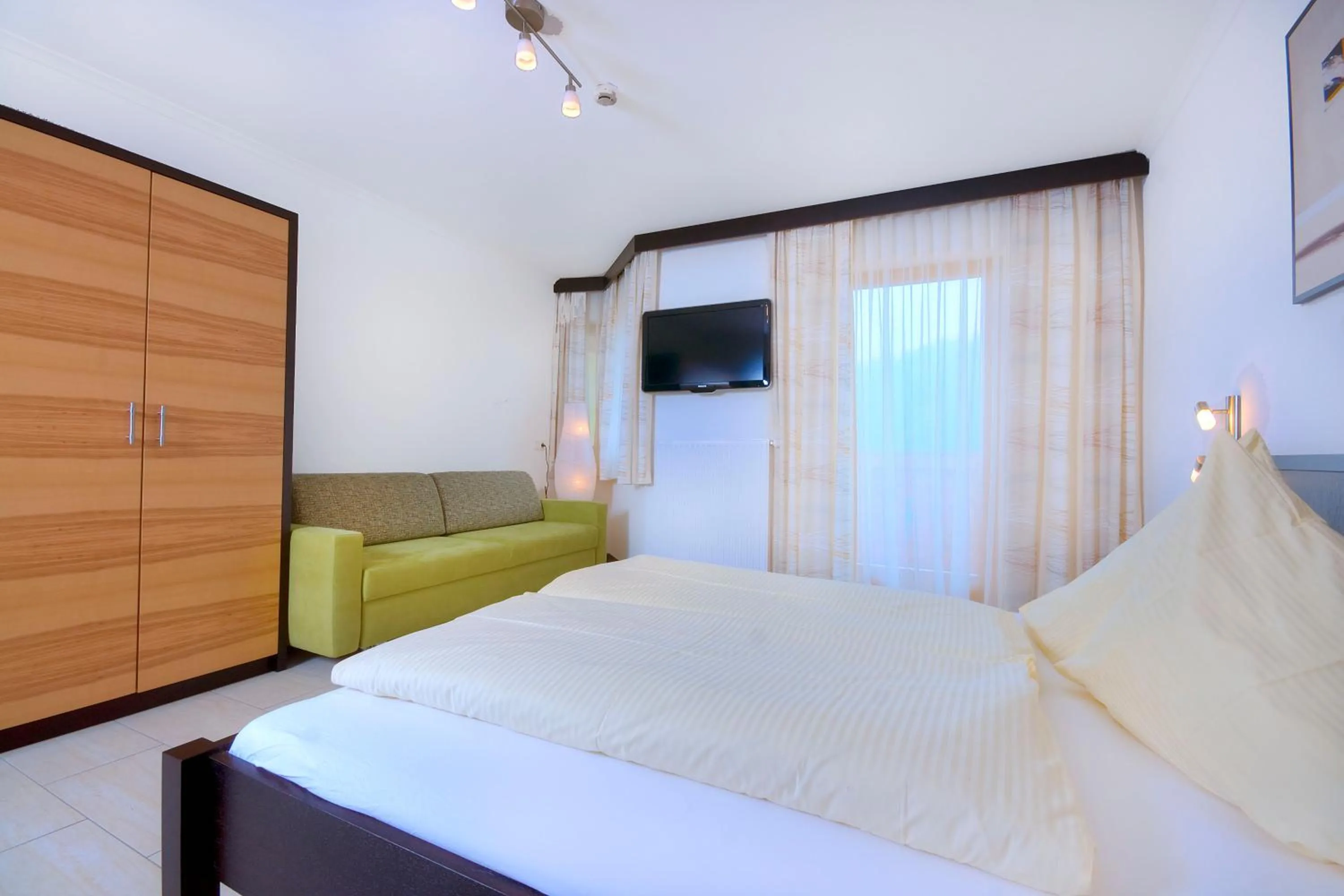 Bedroom, Bed in Panoramahotel Burgeck