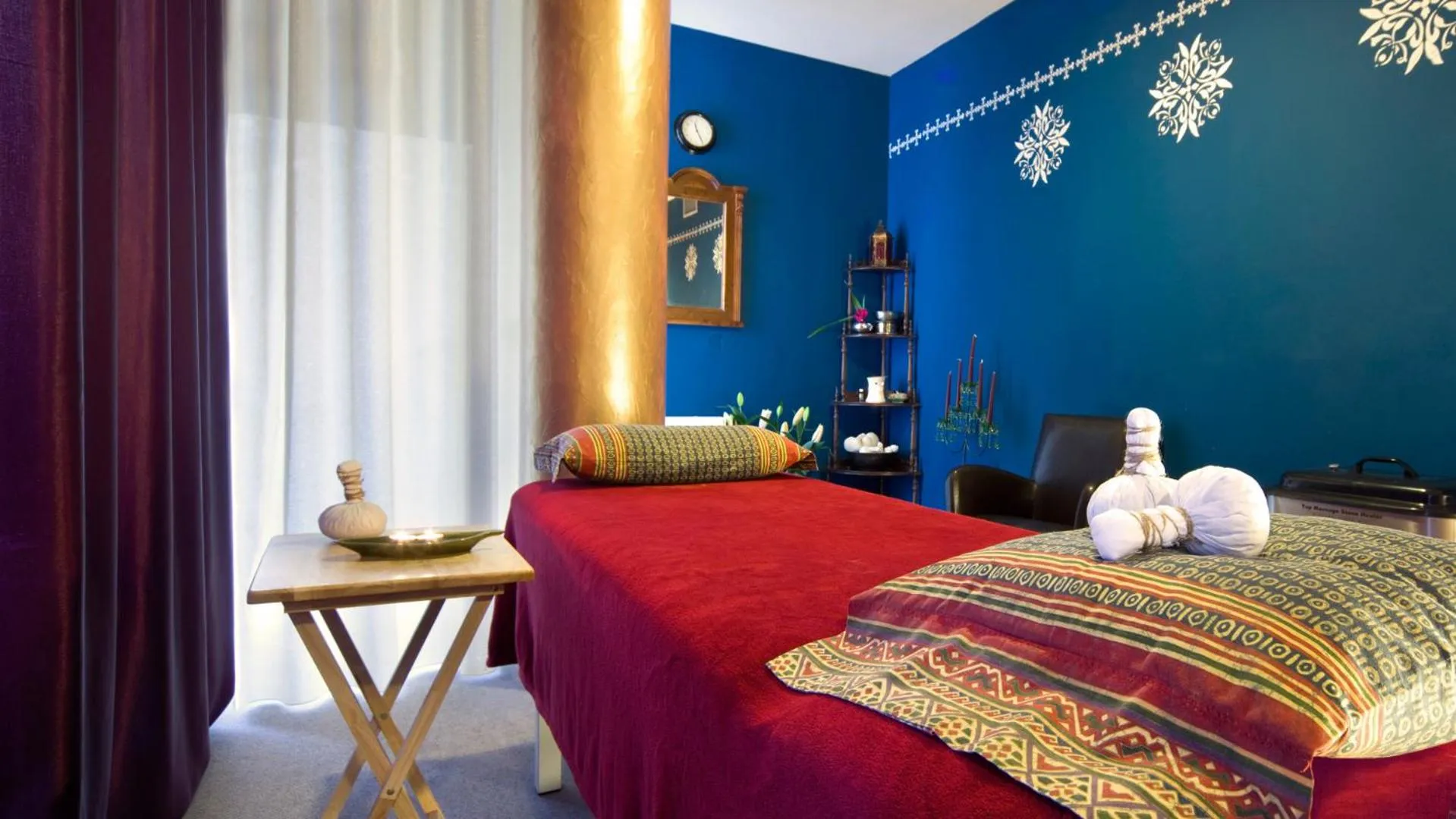 Bed in Spa & Wellness Hotel St. Moritz