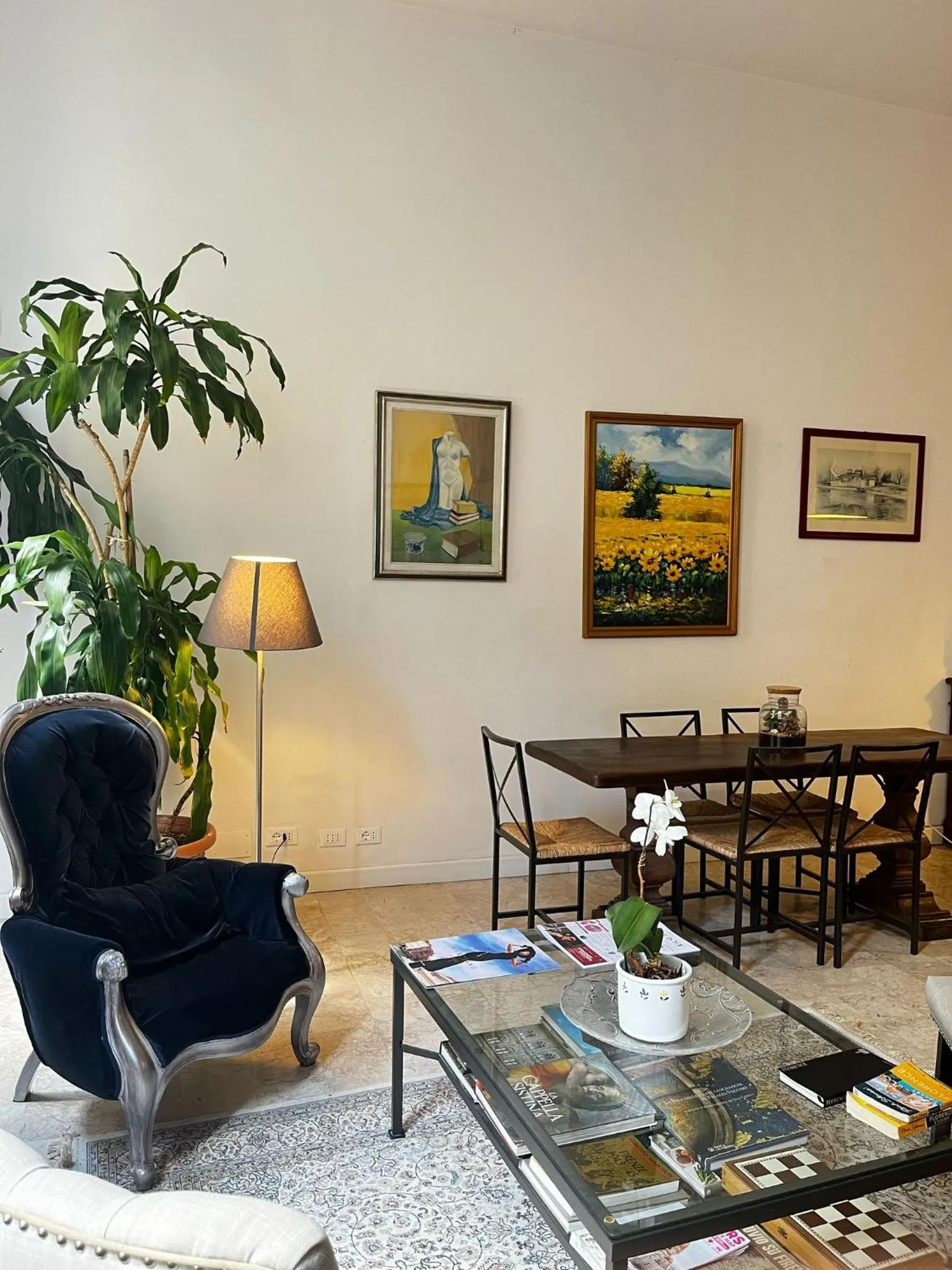 Seating area in Badia Fiorentina