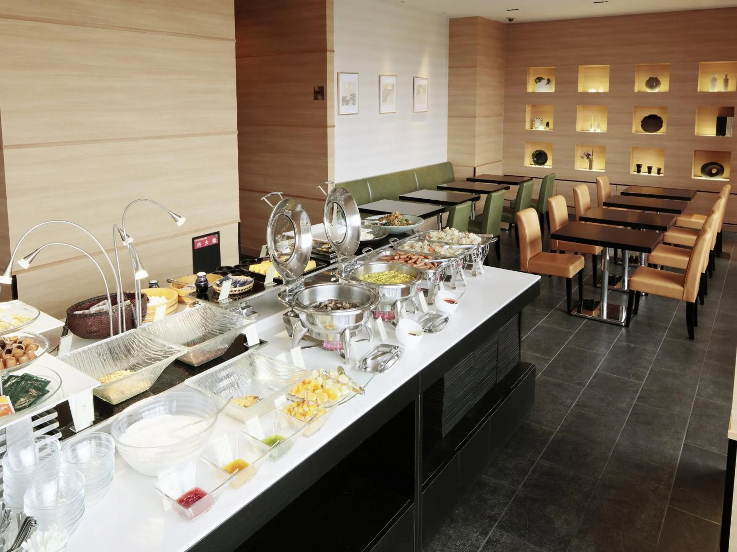 Restaurant/places to eat in Candeo Hotels Sano