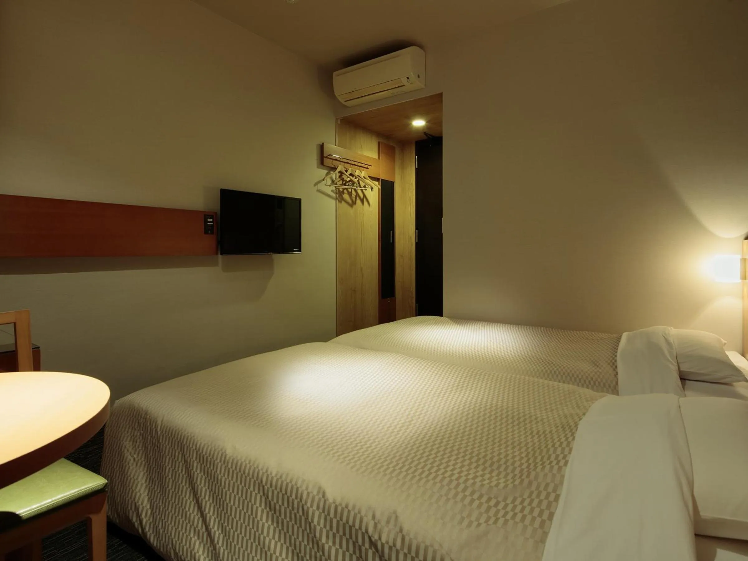 Twin Room - Smoking in Candeo Hotels Sano