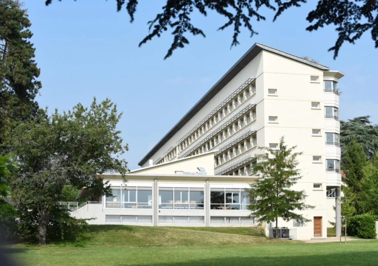 Property building in Hôtel Valpré