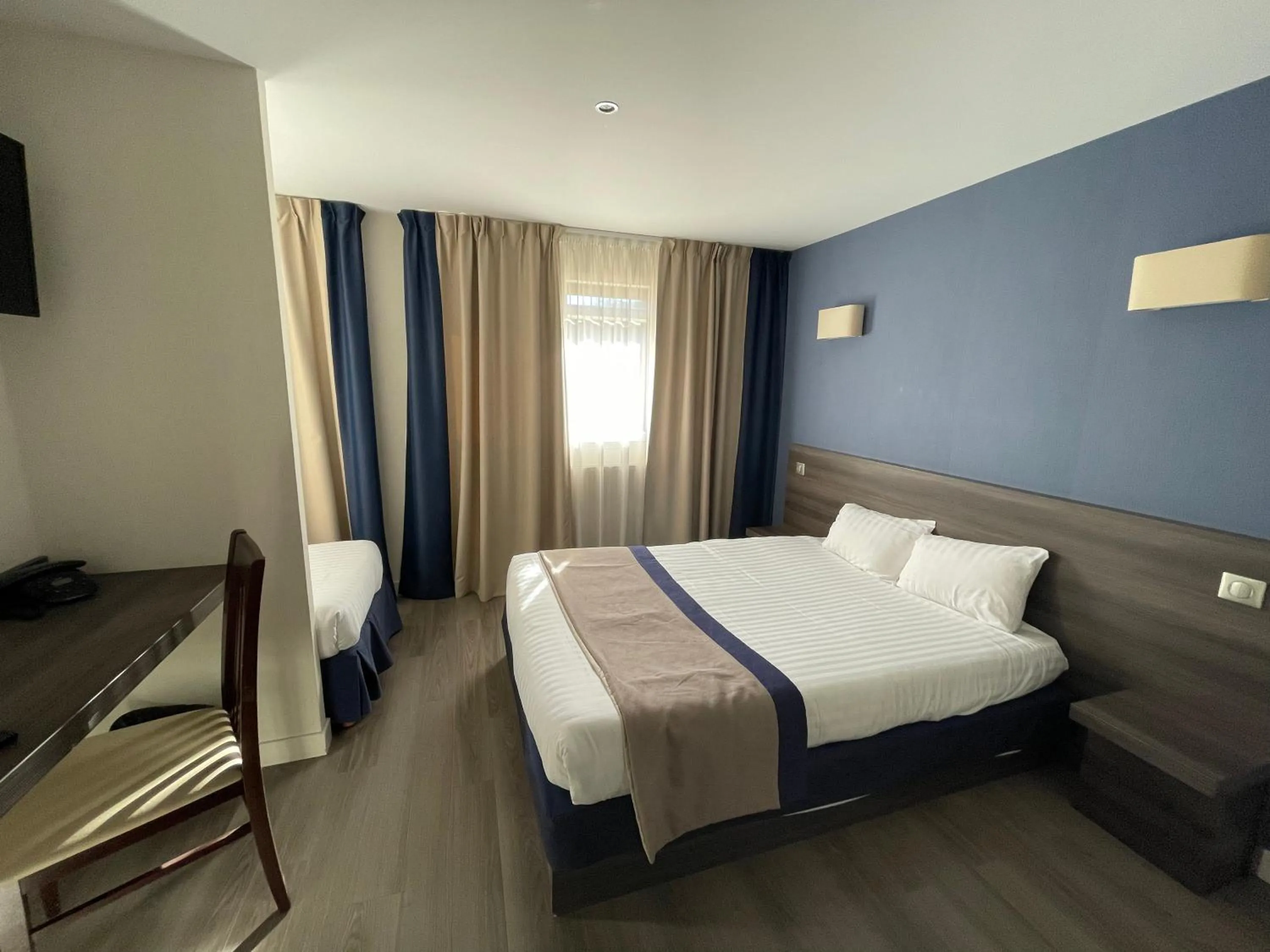 Bed in Hôtel Valpré