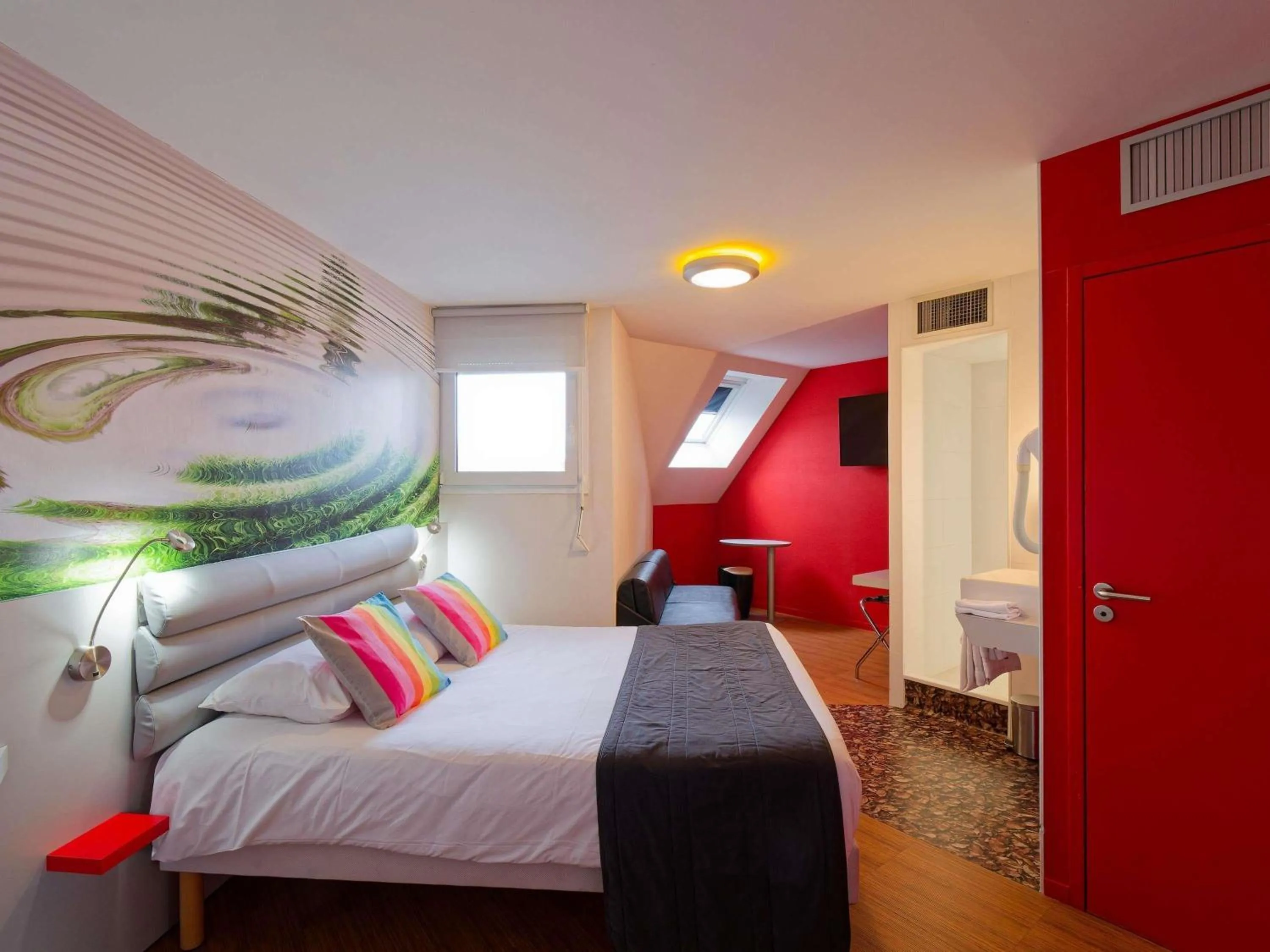 Bedroom, Bed in ibis Styles Saint Brieuc Gare Centre