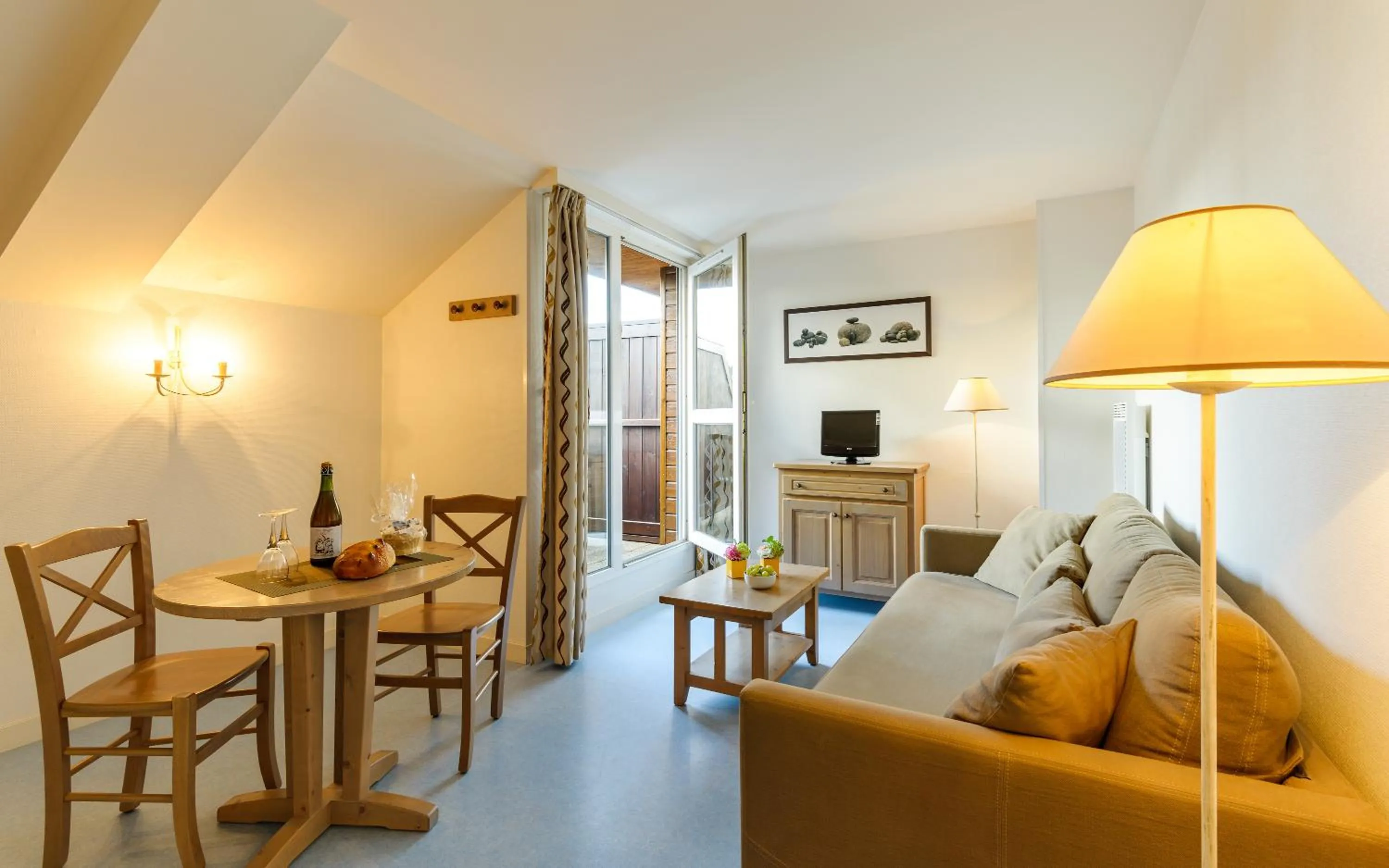 Living room in Lagrange Vacances Les Roches Douvres