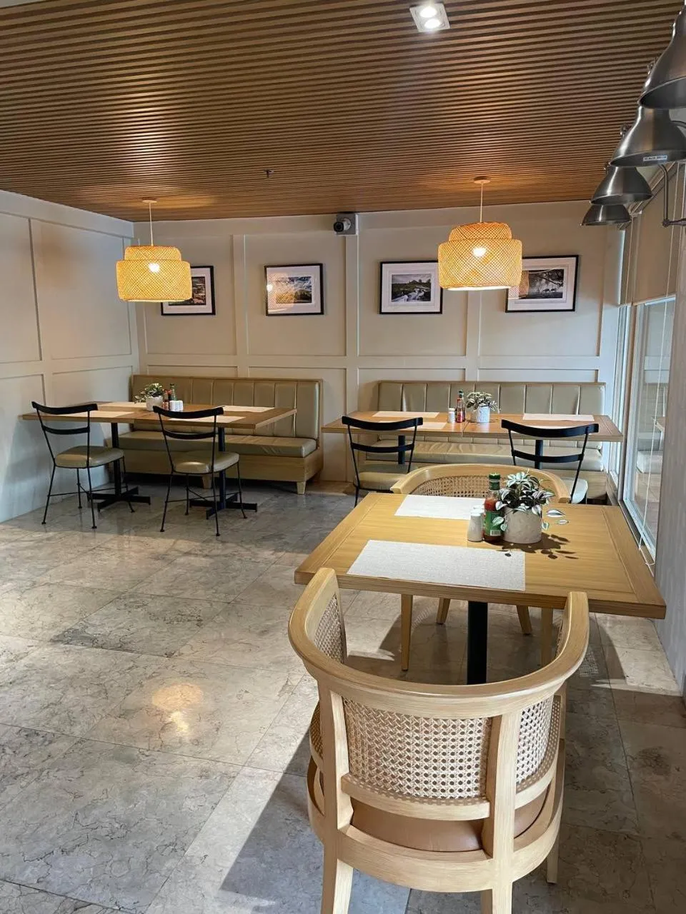 Restaurant/places to eat in Copacabana Apartment Hotel