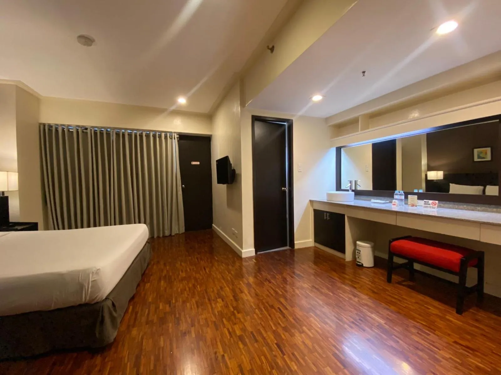 Bedroom, Bed in Copacabana Apartment Hotel
