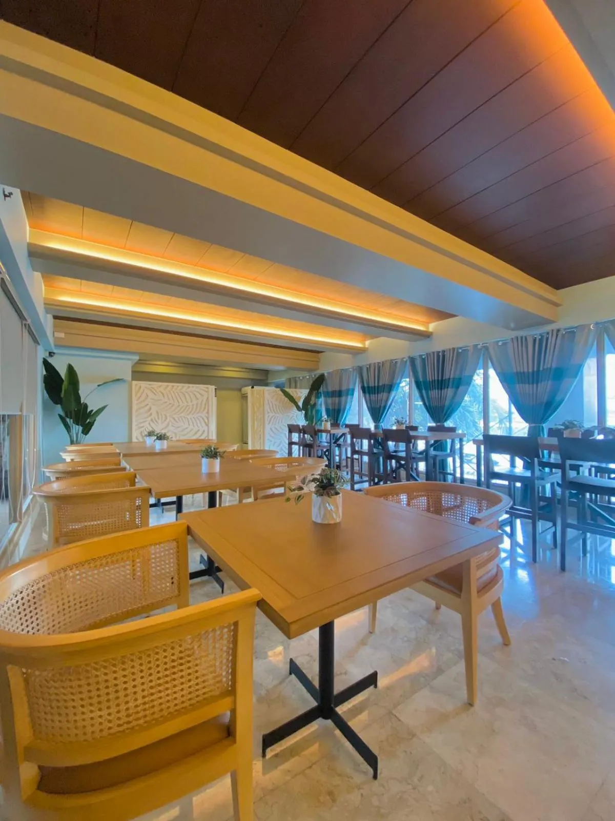Restaurant/places to eat in Copacabana Apartment Hotel