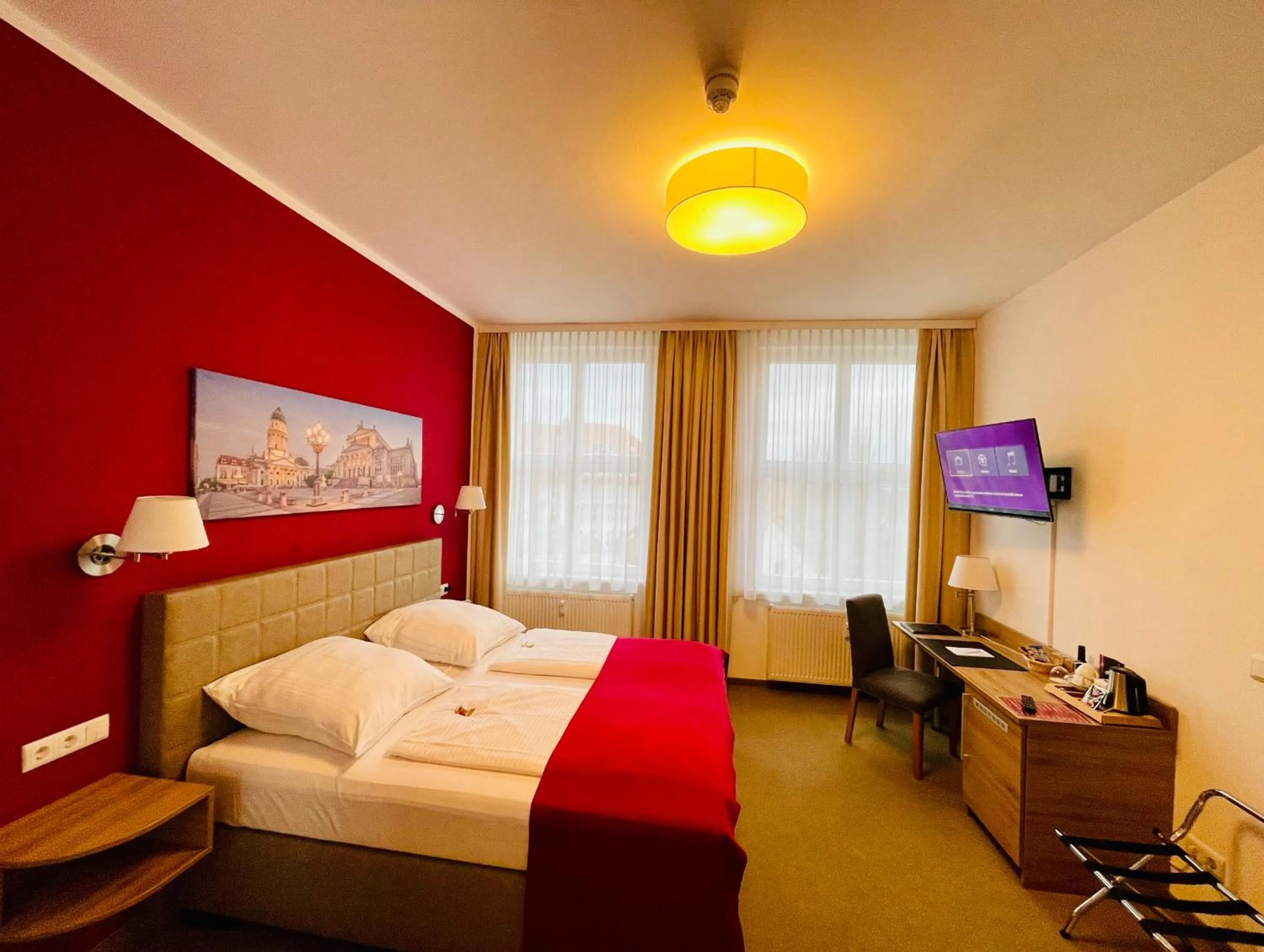 Photo of the whole room, Bed in Hotel Vita Berlin-Messe