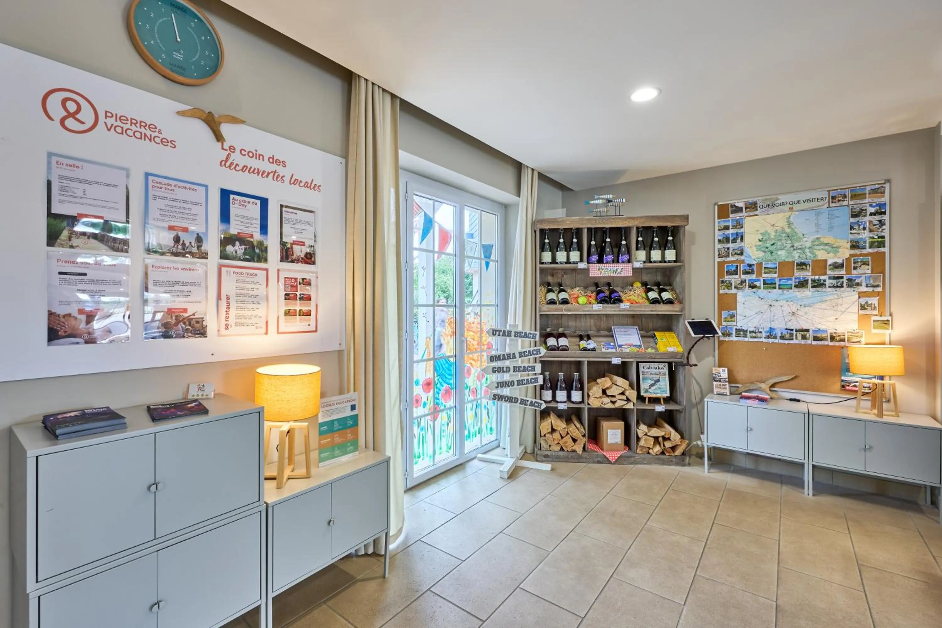 On-site shops in Résidence Pierre & Vacances le Green Beach