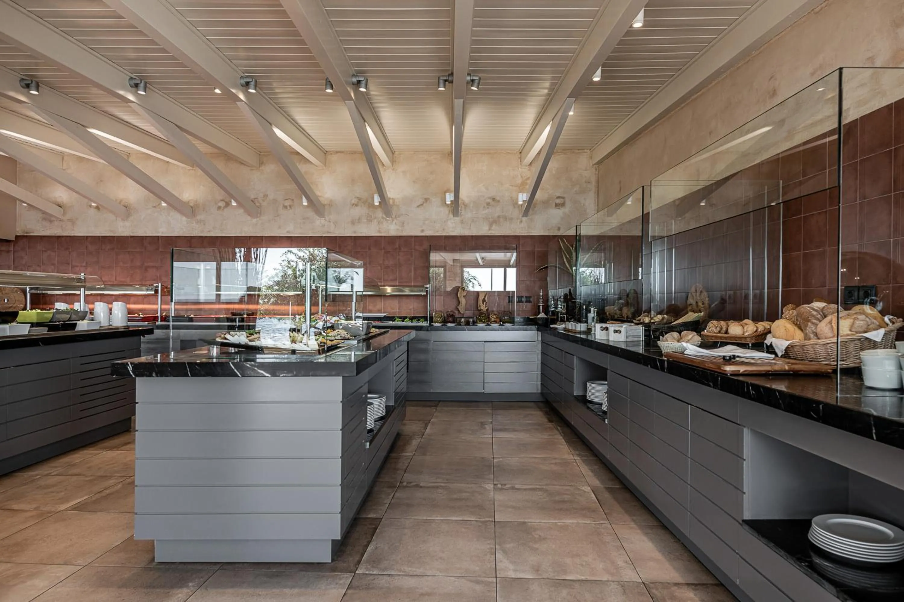 Restaurant/places to eat in Kakkos Beach Hotel - Adults Only