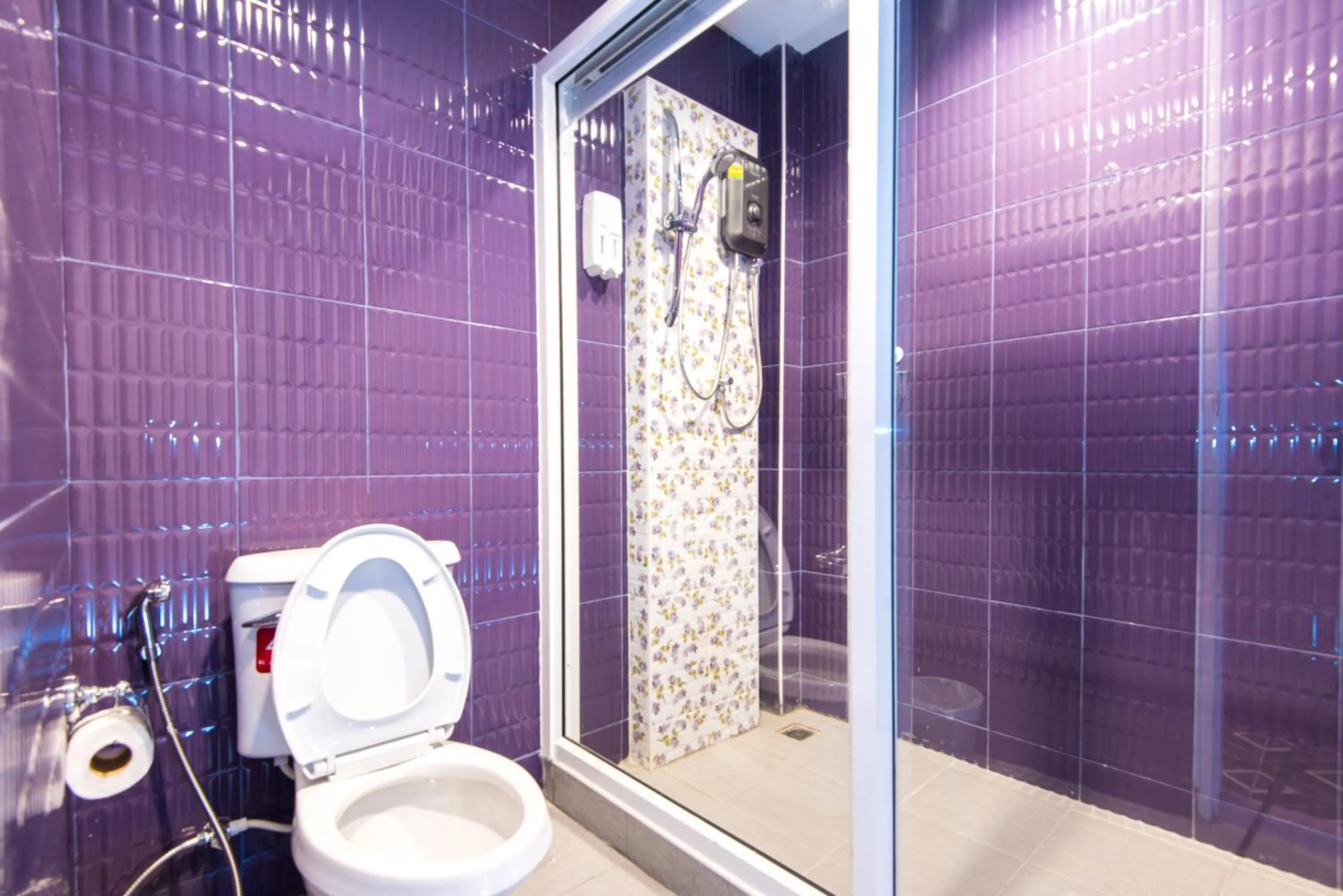Toilet in Lilac Relax-Residence