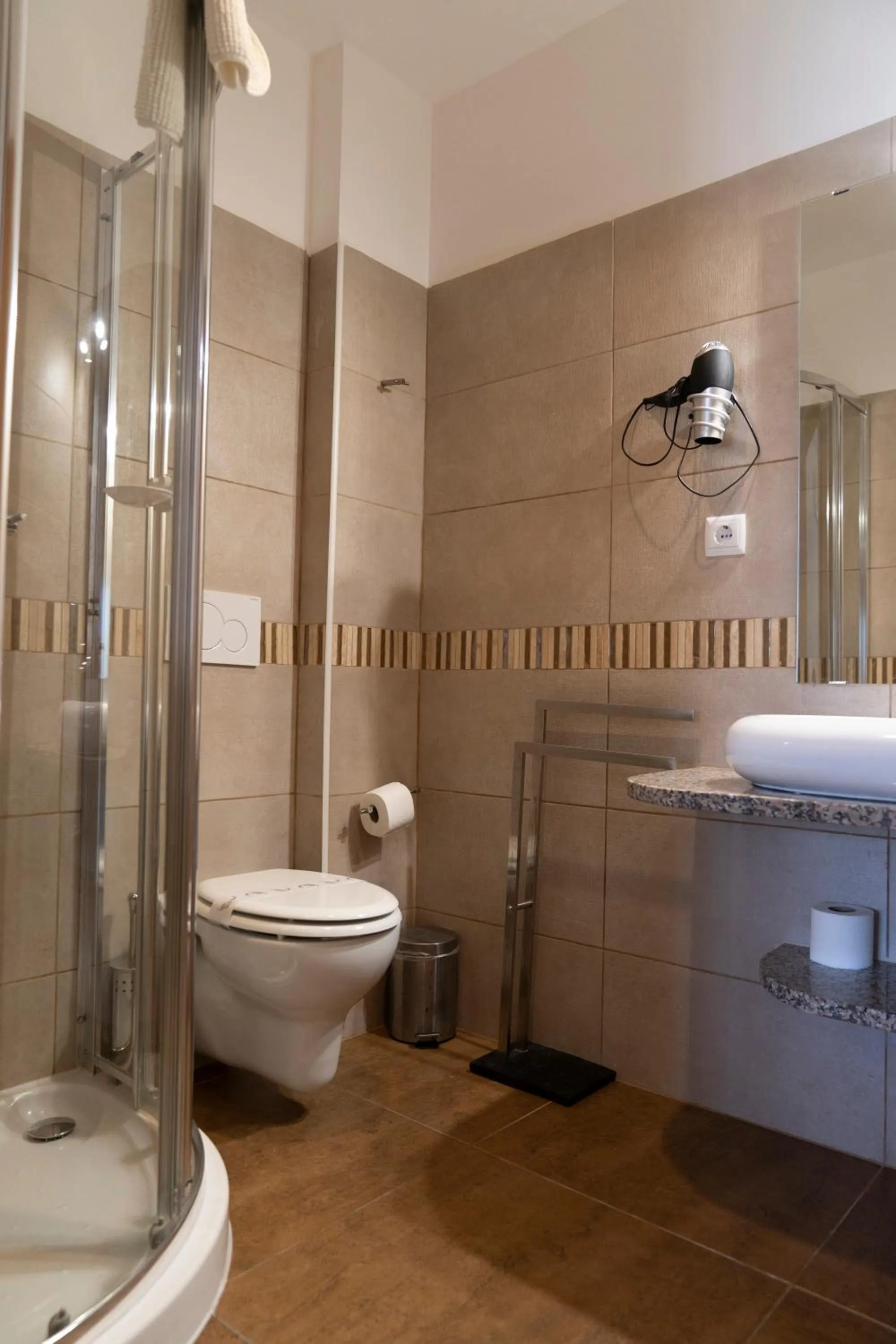 Shower in OceanOasis