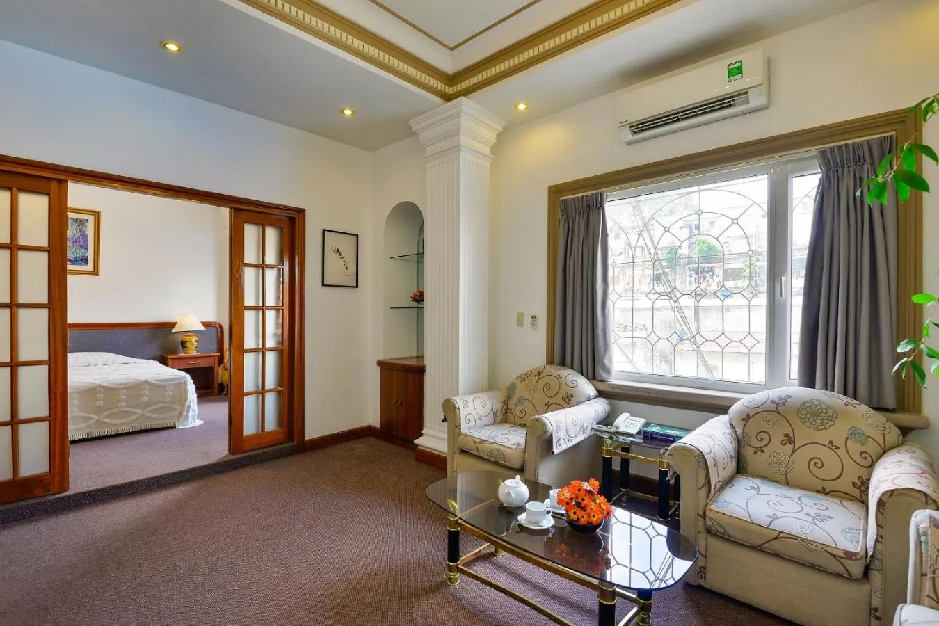 Living room, Bed in The Spring Hotel