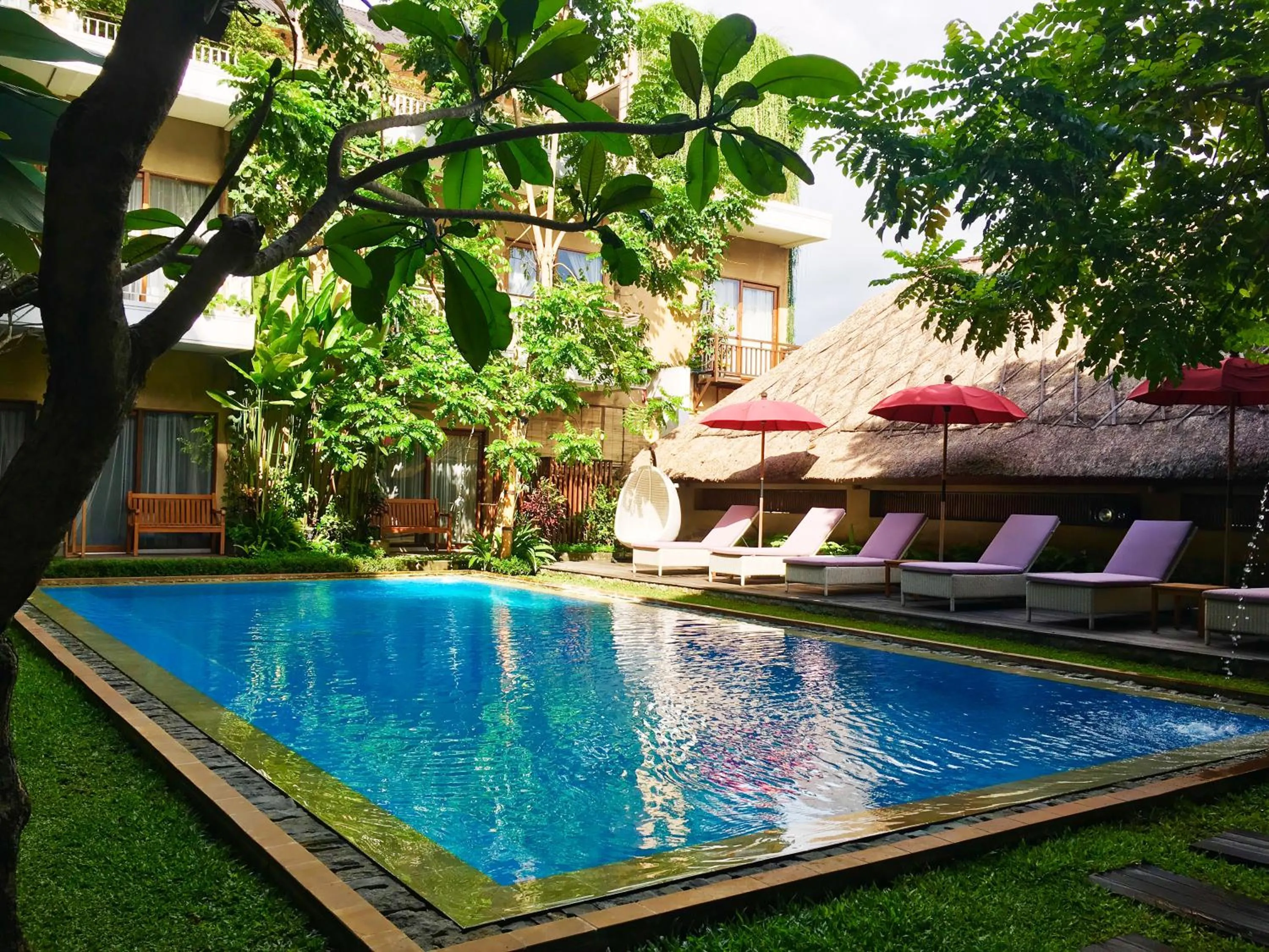 Swimming pool in Hotel Puriartha Ubud