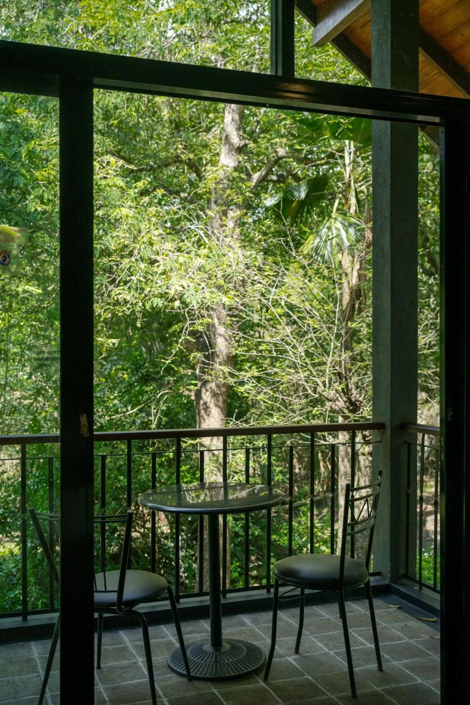 Earl's Regency Hotel