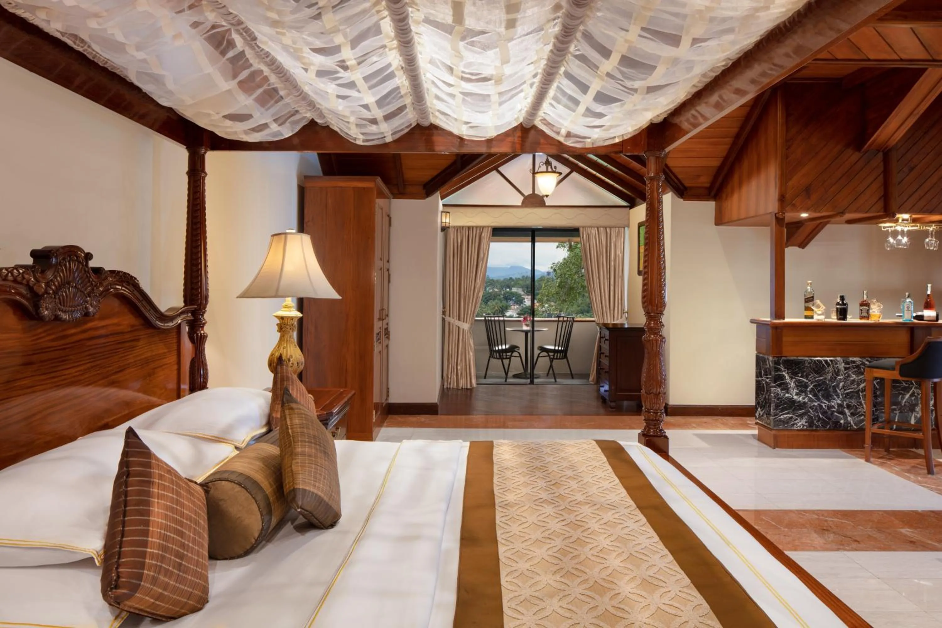 Suite with 10% off on Excursions, 10% off on Spa, 10% off on Laundry - single occupancy in Earl's Regency Hotel