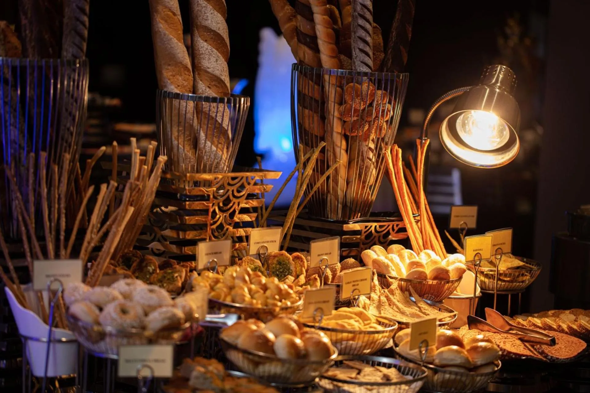 Food and drinks in Earl's Regency Hotel