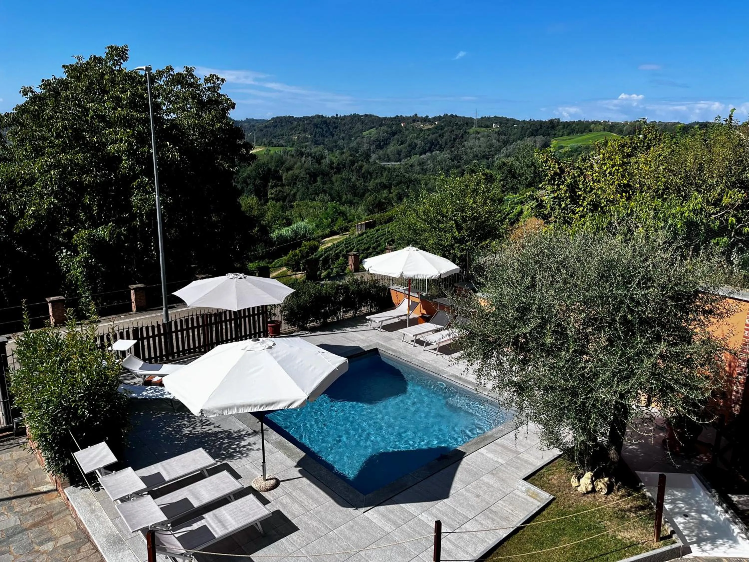 Swimming pool in Belvedere Bike Hotel