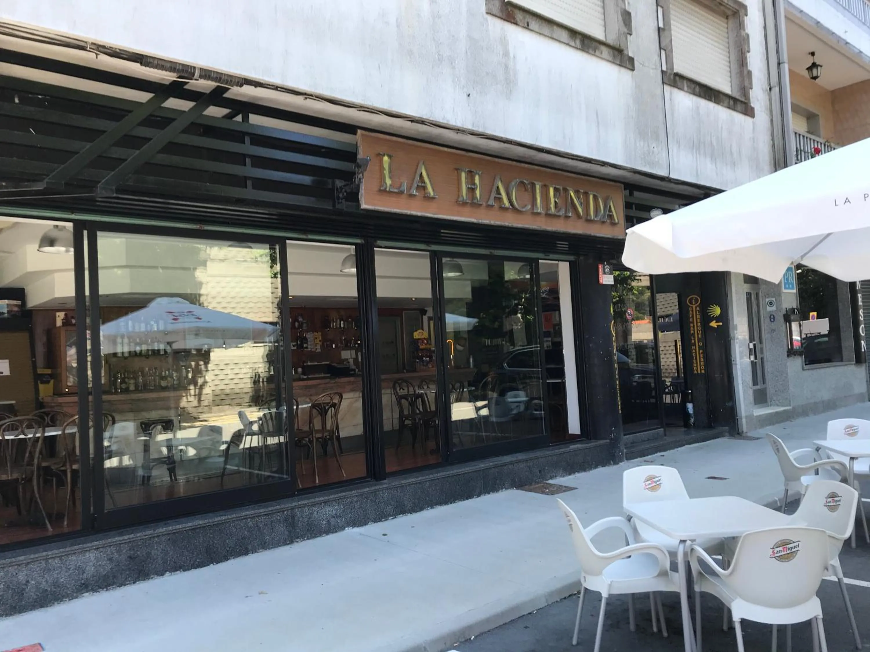 Albergue O Pedrón Hostel & Rooms