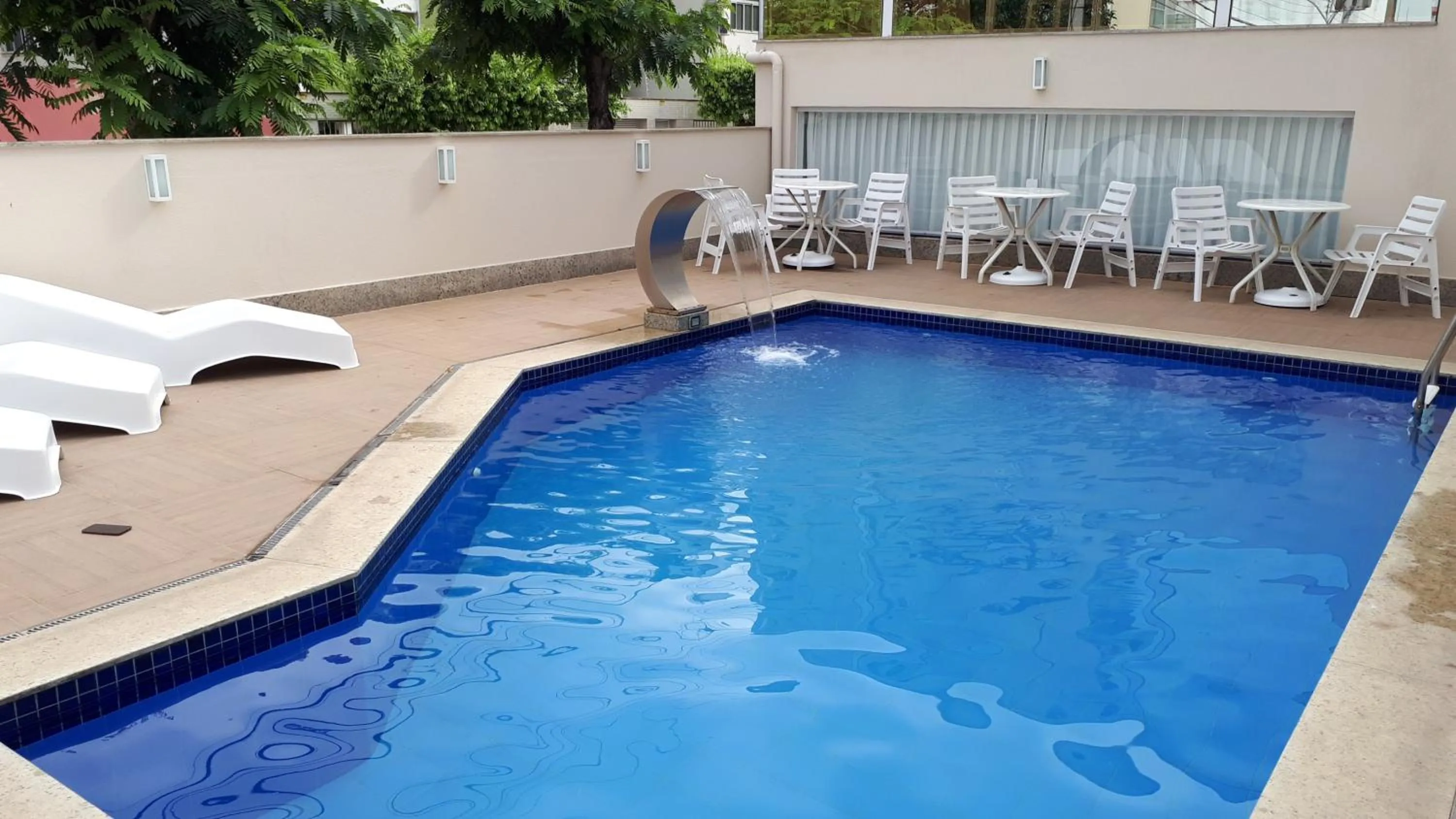 Swimming pool in Hotel Plenotel