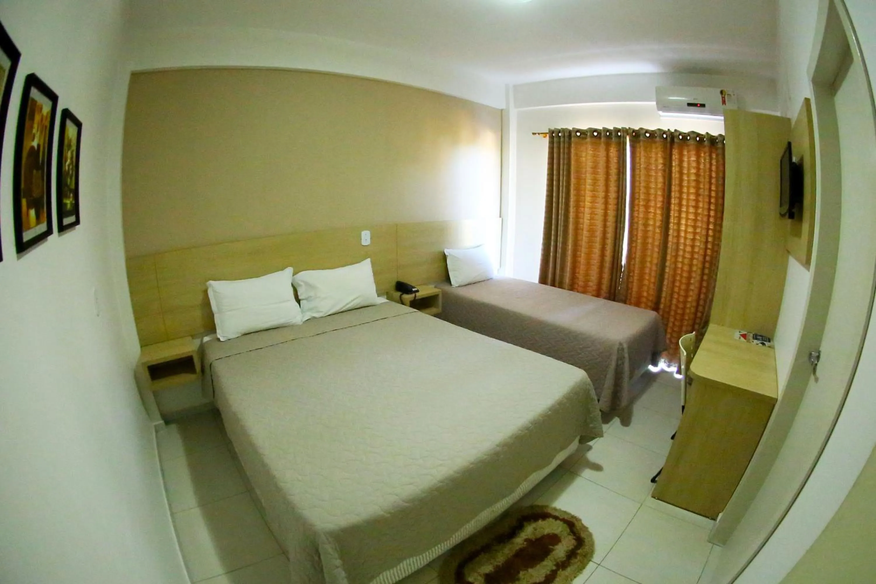 Photo of the whole room, Bed in Morangos Hotel