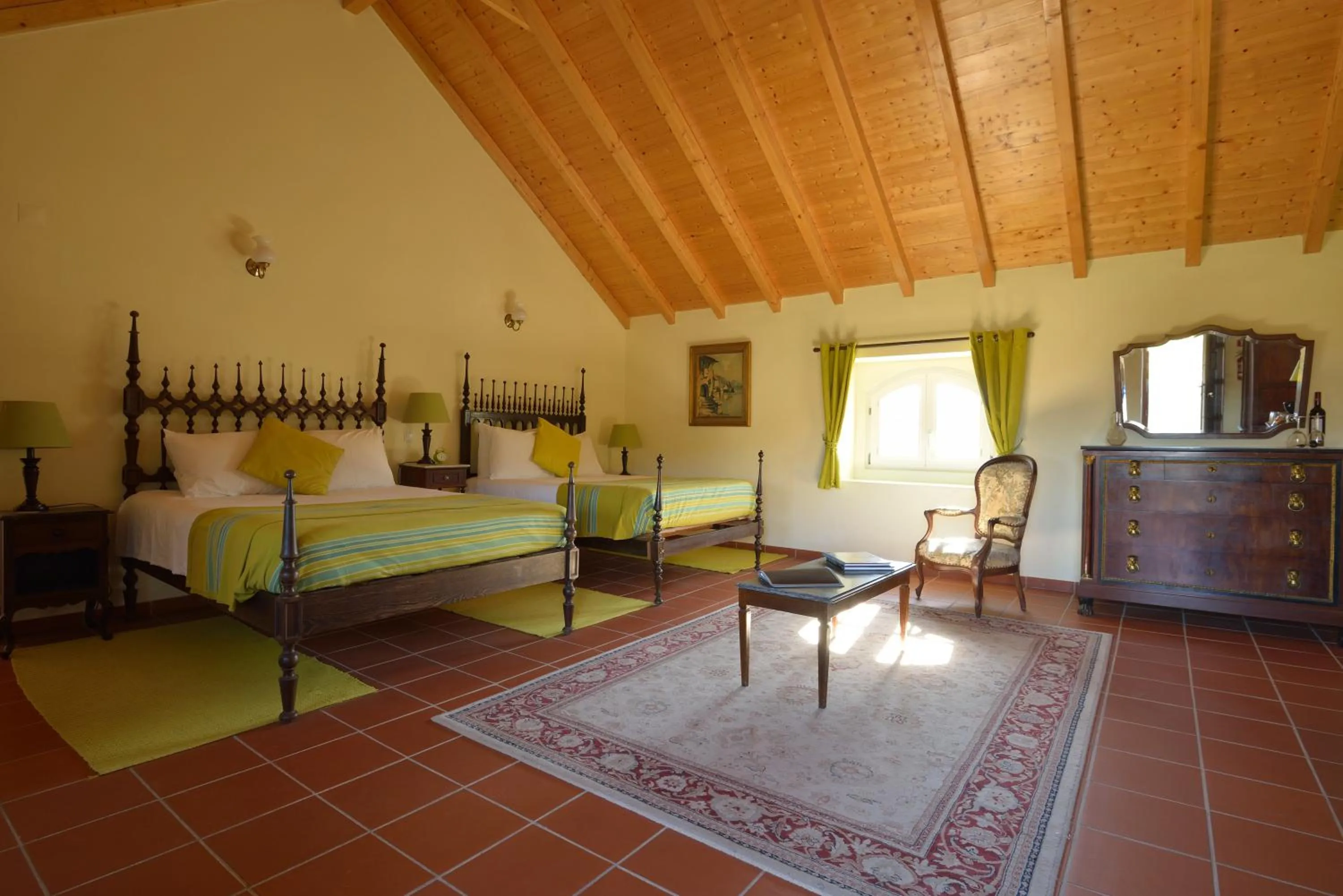 Photo of the whole room in Quinta Do Scoto