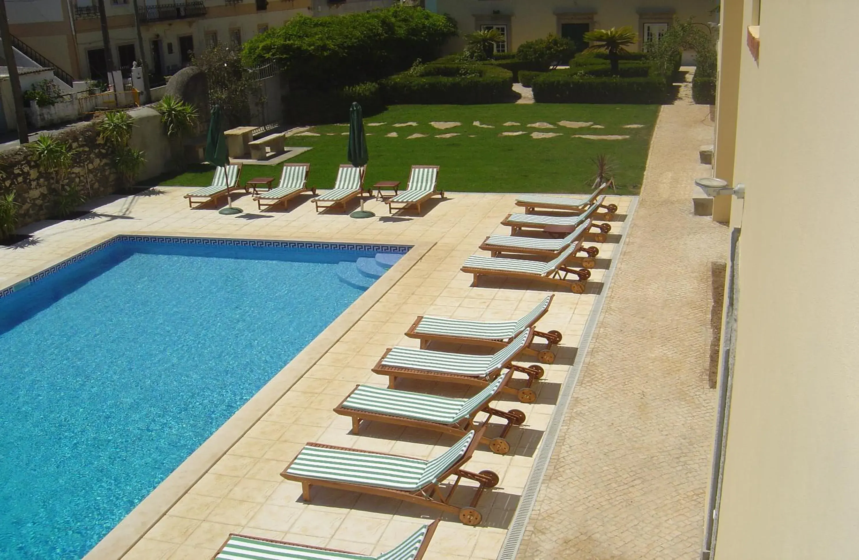 Suite with Pool View in Quinta Do Scoto Suite with Pool View in Quinta Do Scoto